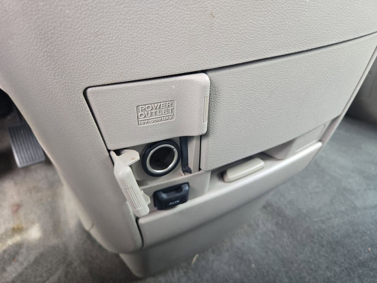 Thumbnail: 2012 Honda Odyssey - 27