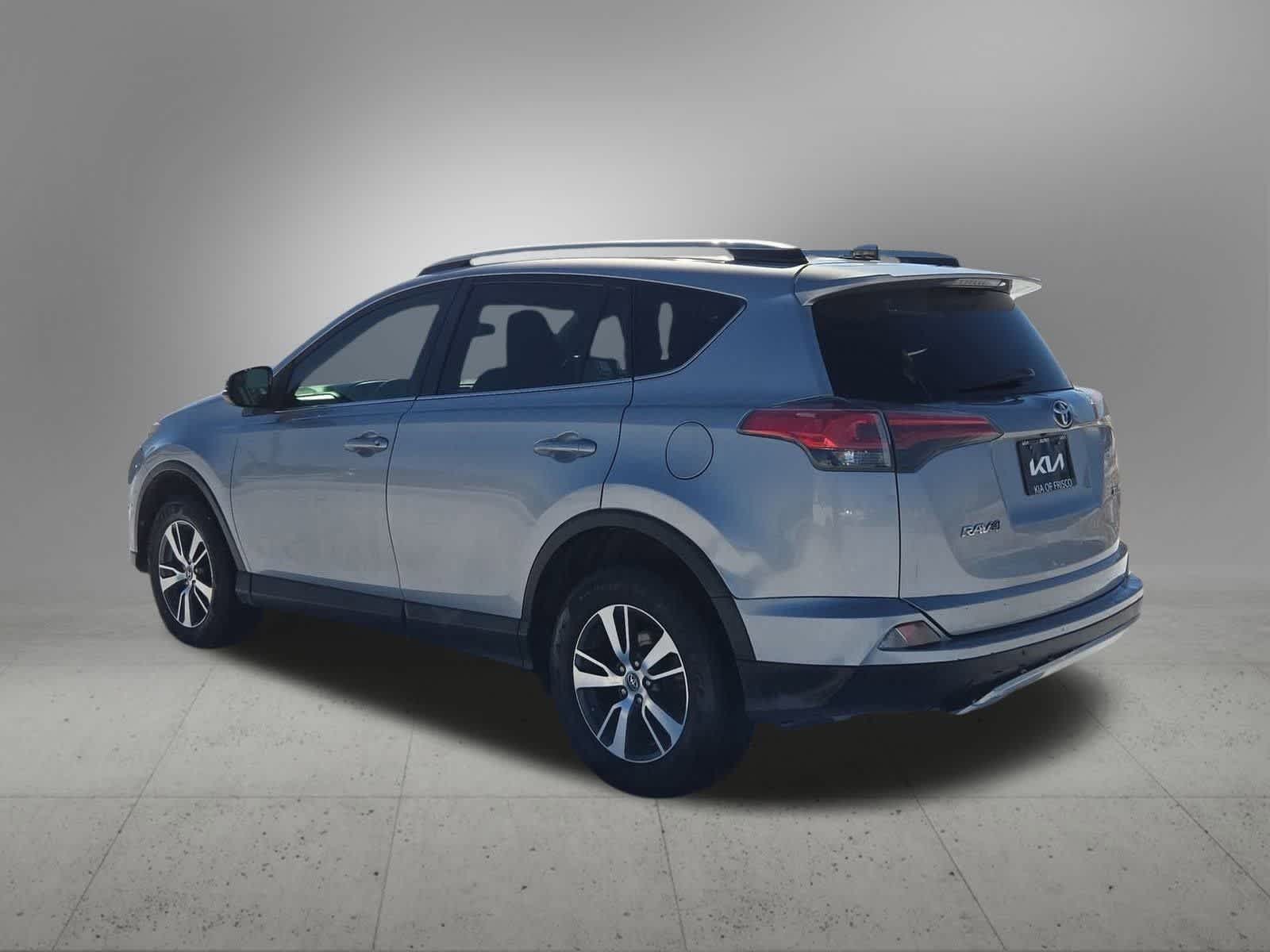 Thumbnail: 2016 Toyota RAV4 - 4