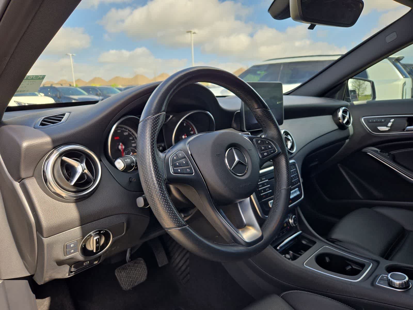 Thumbnail: 2019 Mercedes-Benz GLA - 2