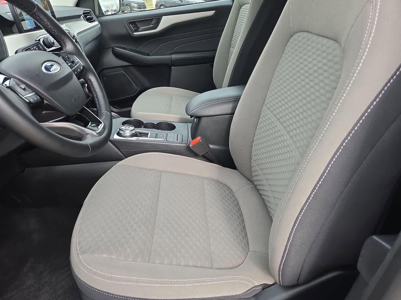 Thumbnail: 2022 Ford Escape - 14