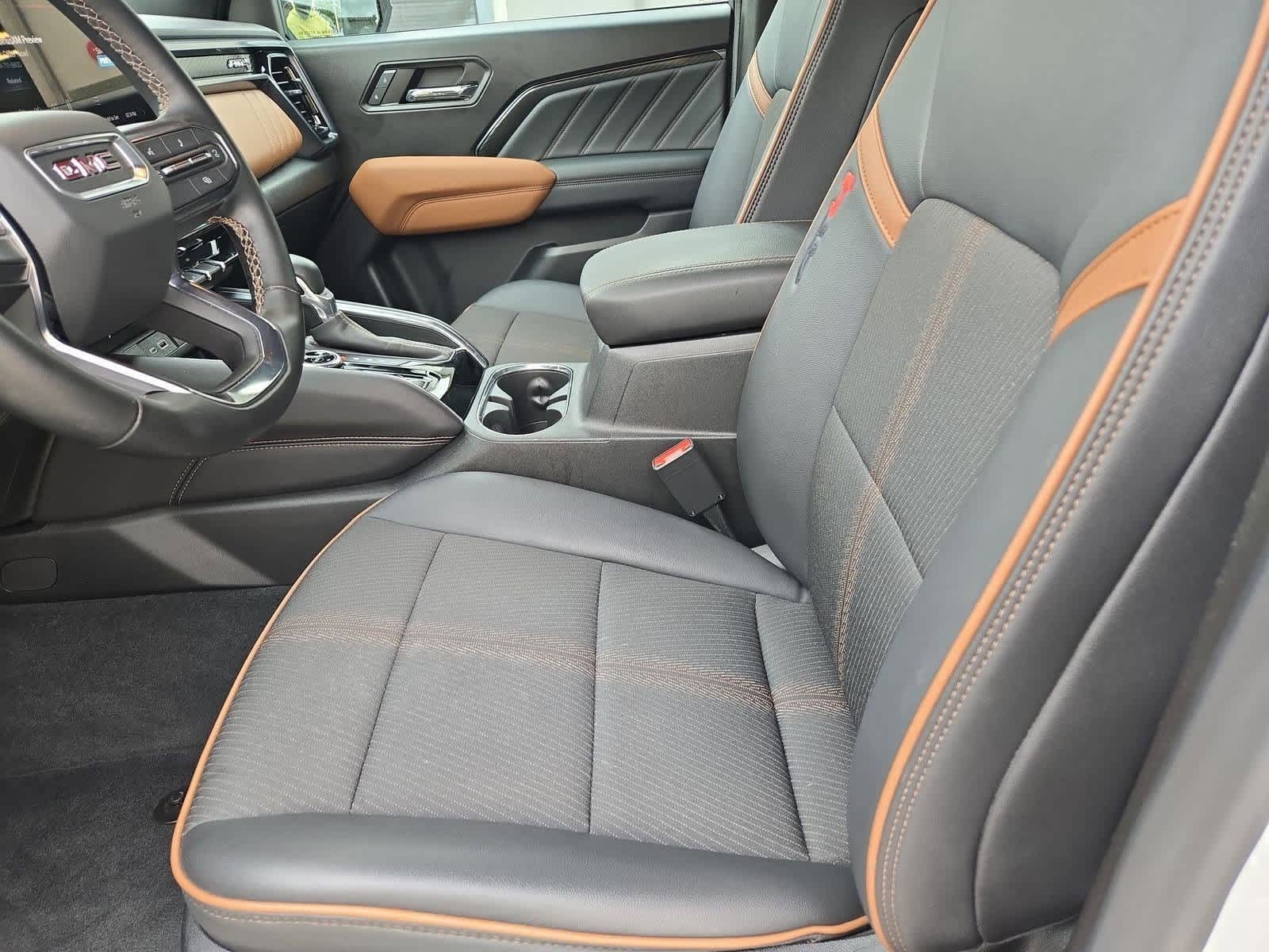 Thumbnail: 2024 GMC Canyon - 16