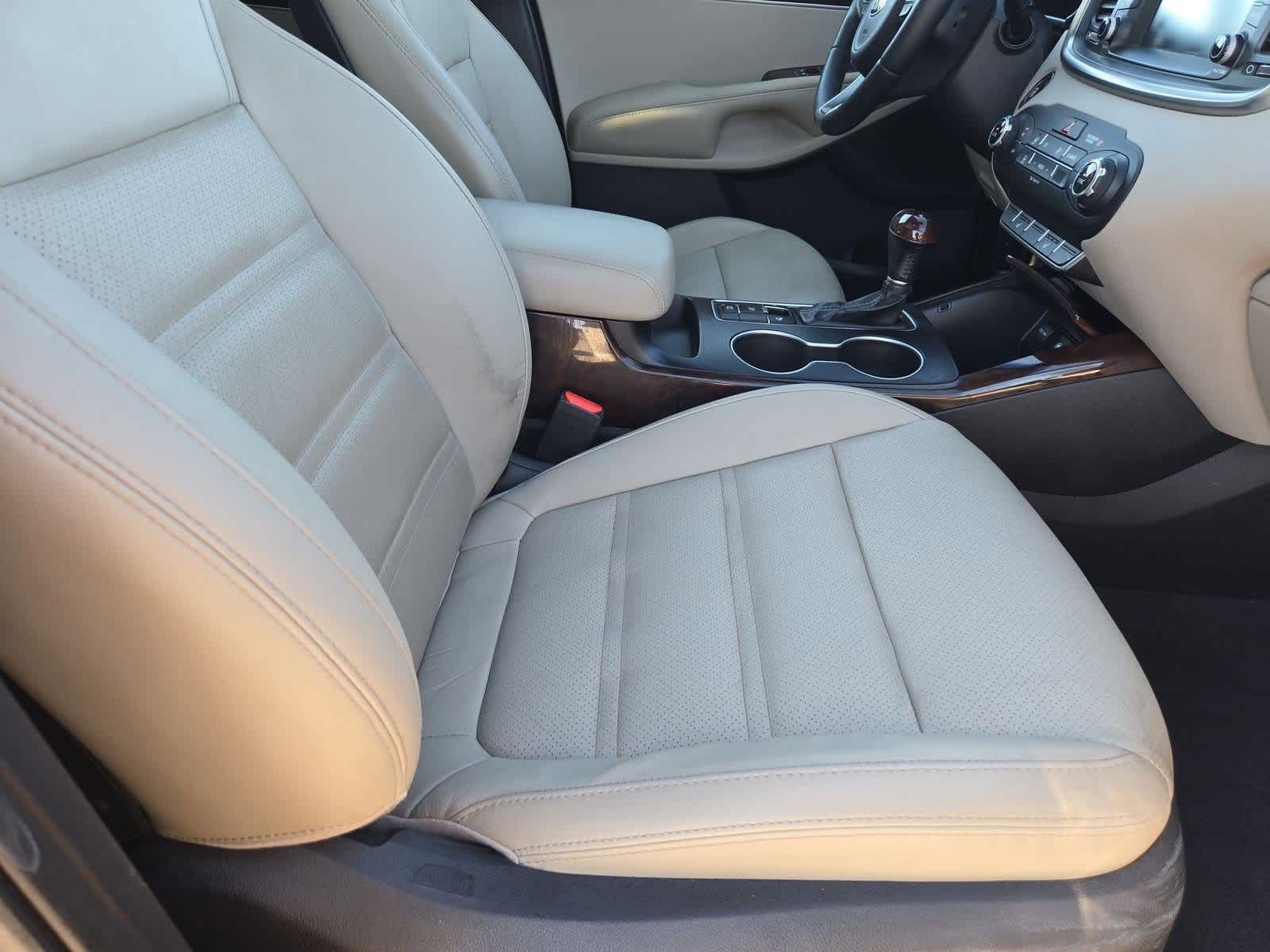 Thumbnail: 2017 Kia Sorento - 22