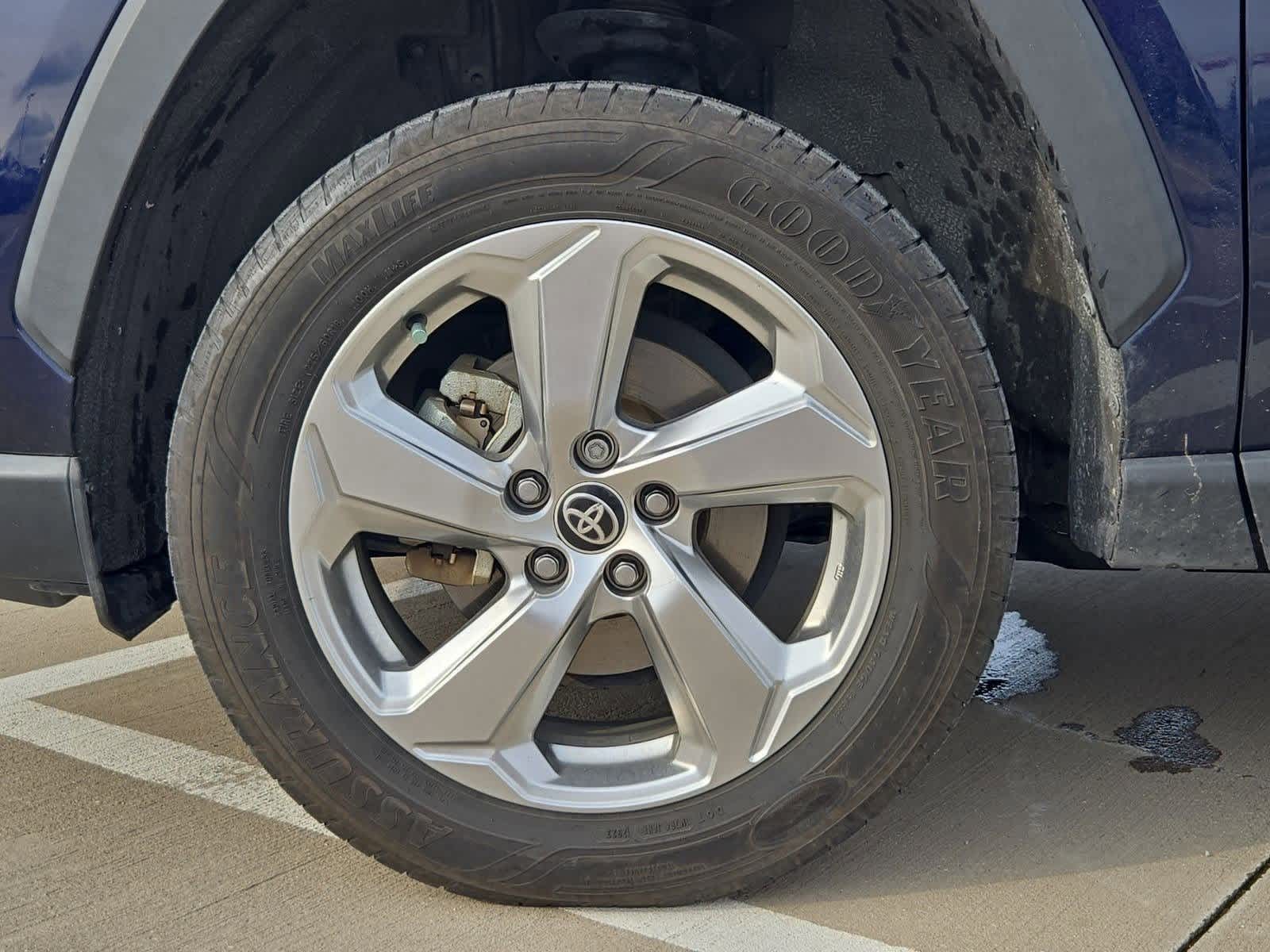 Thumbnail: 2021 Toyota RAV4 - 13