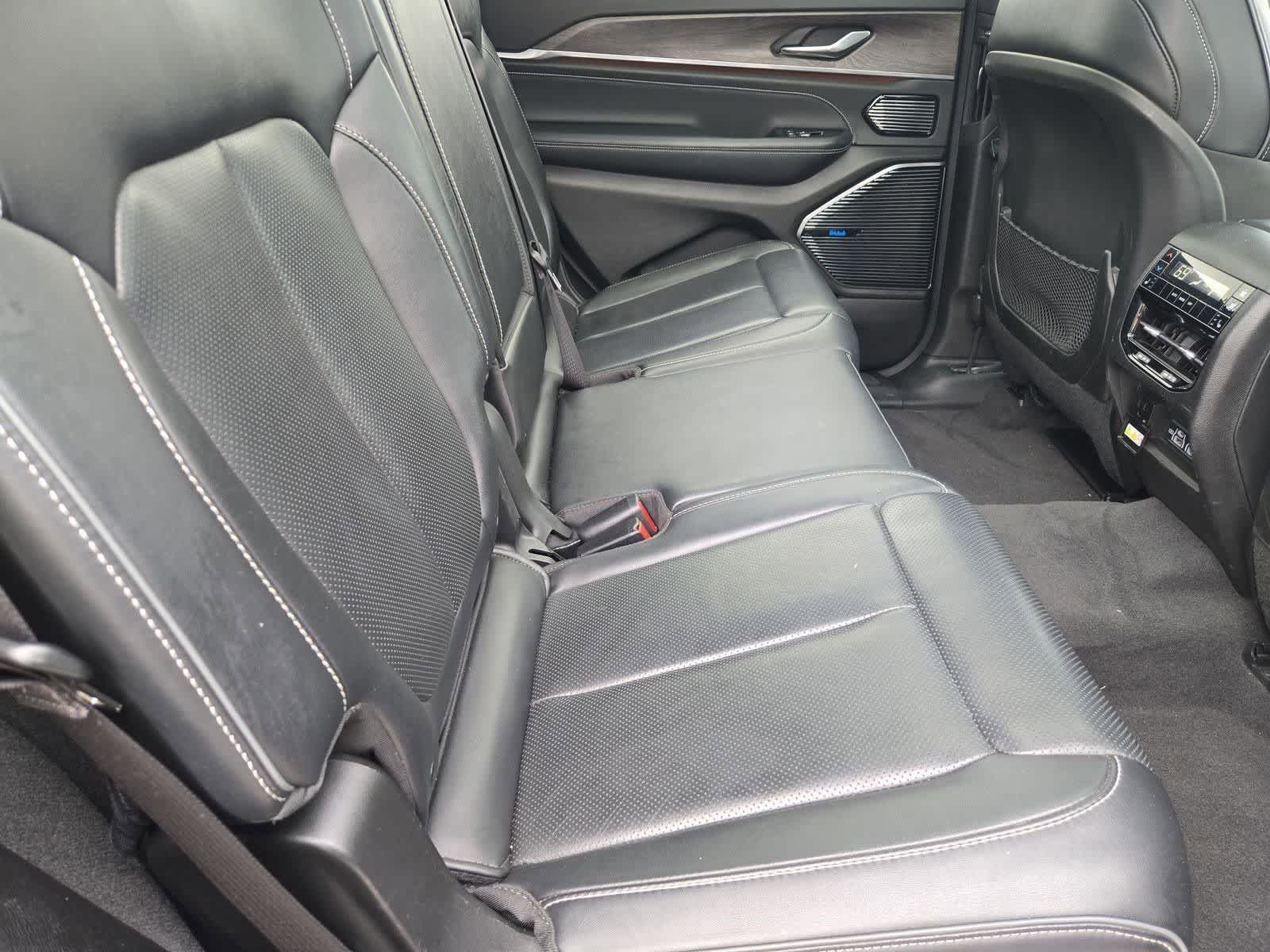 Thumbnail: 2022 Jeep Grand Cherokee - 20