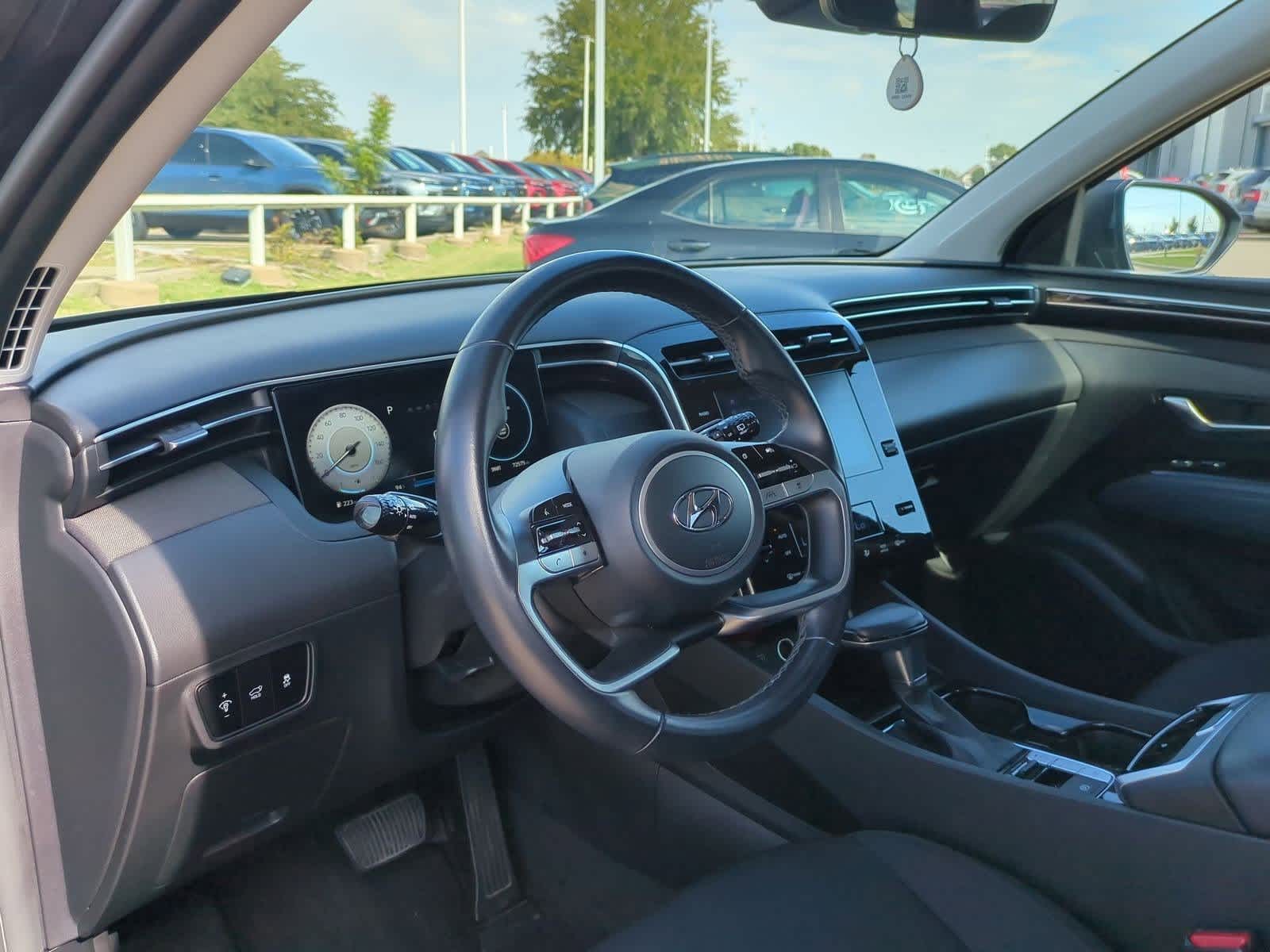 2022 Hyundai Tucson SEL Convenience photo 2