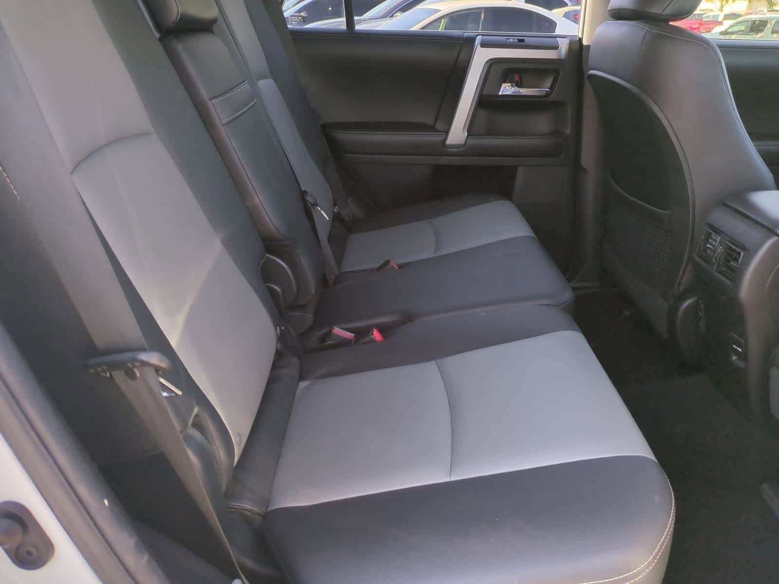 Thumbnail: 2014 Toyota 4Runner - 21