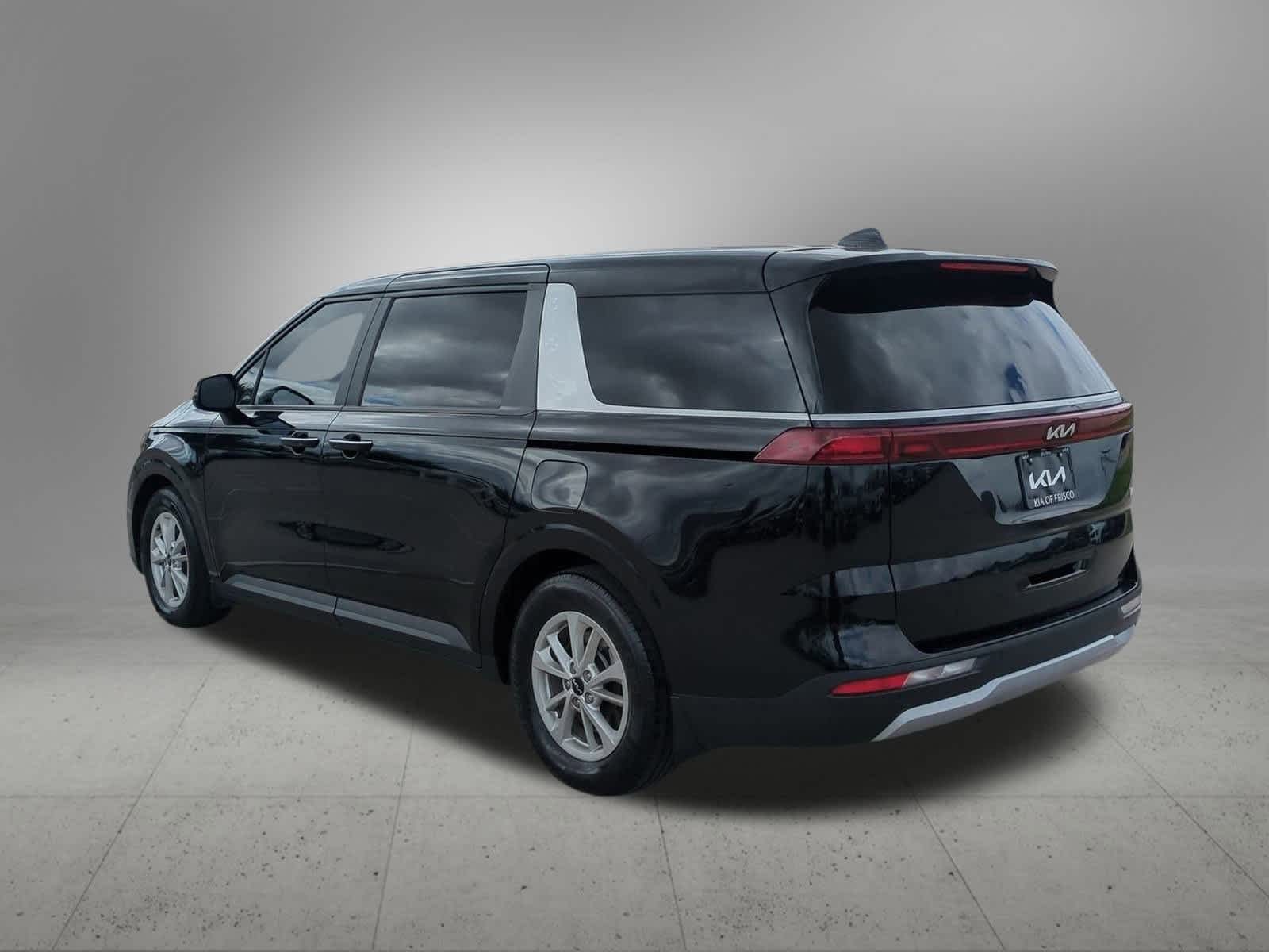 Thumbnail: 2023 Kia Carnival - 4