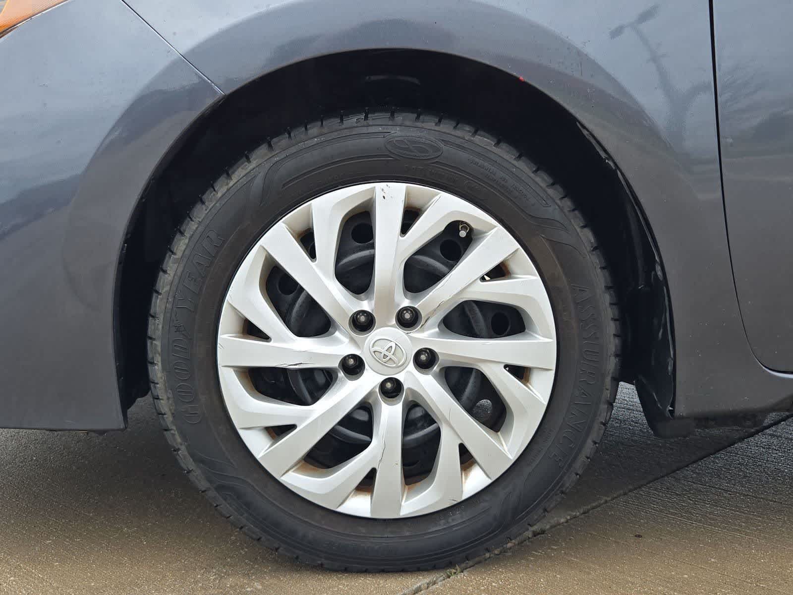 2017 Toyota Corolla LE - Photo 12