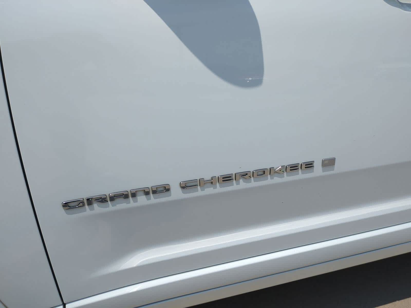 Thumbnail: 2022 Jeep Grand Cherokee - 11