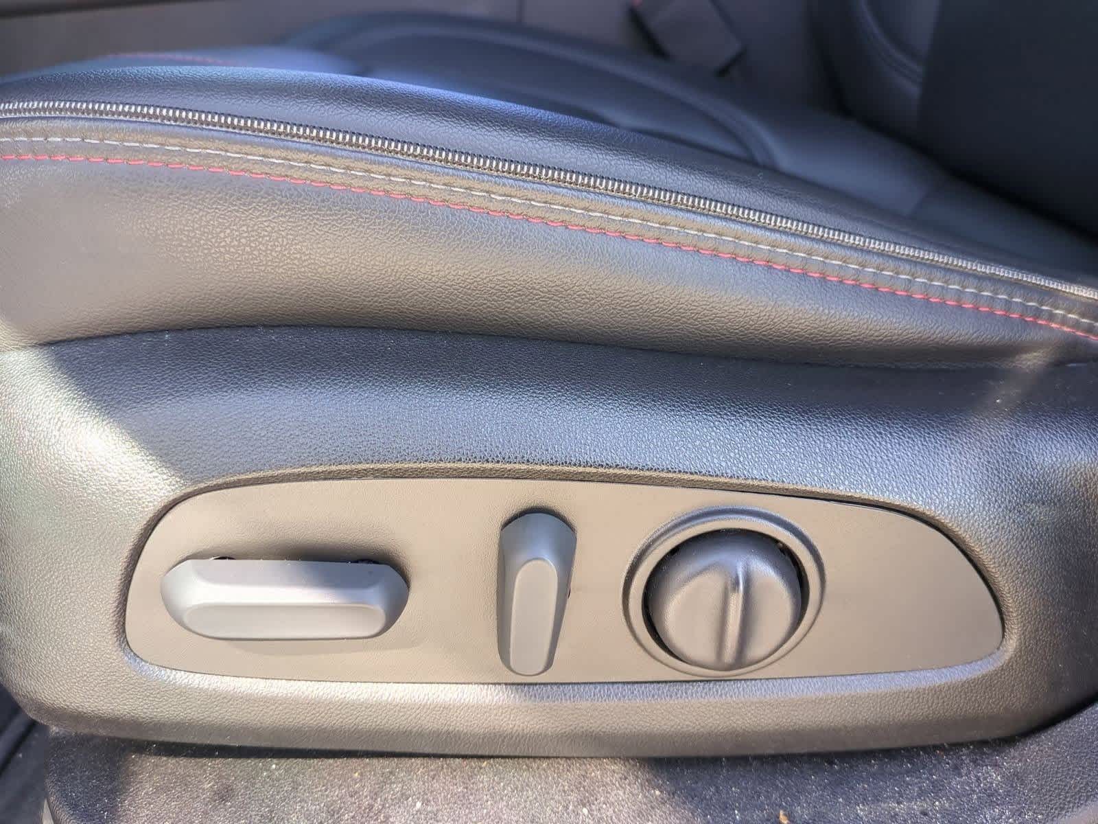 Thumbnail: 2022 Chevrolet Traverse - 17