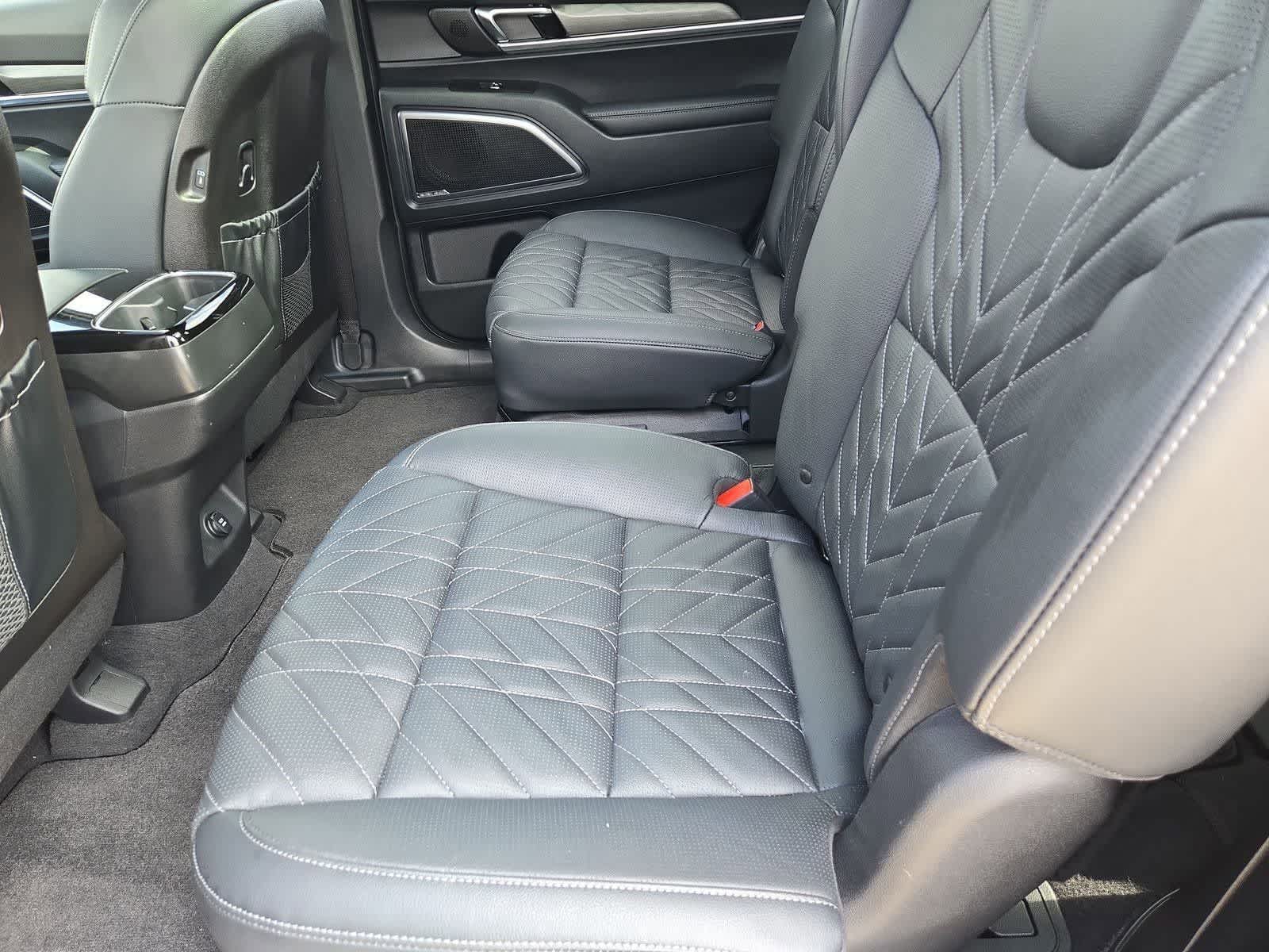 Thumbnail: 2025 Kia Telluride - 18