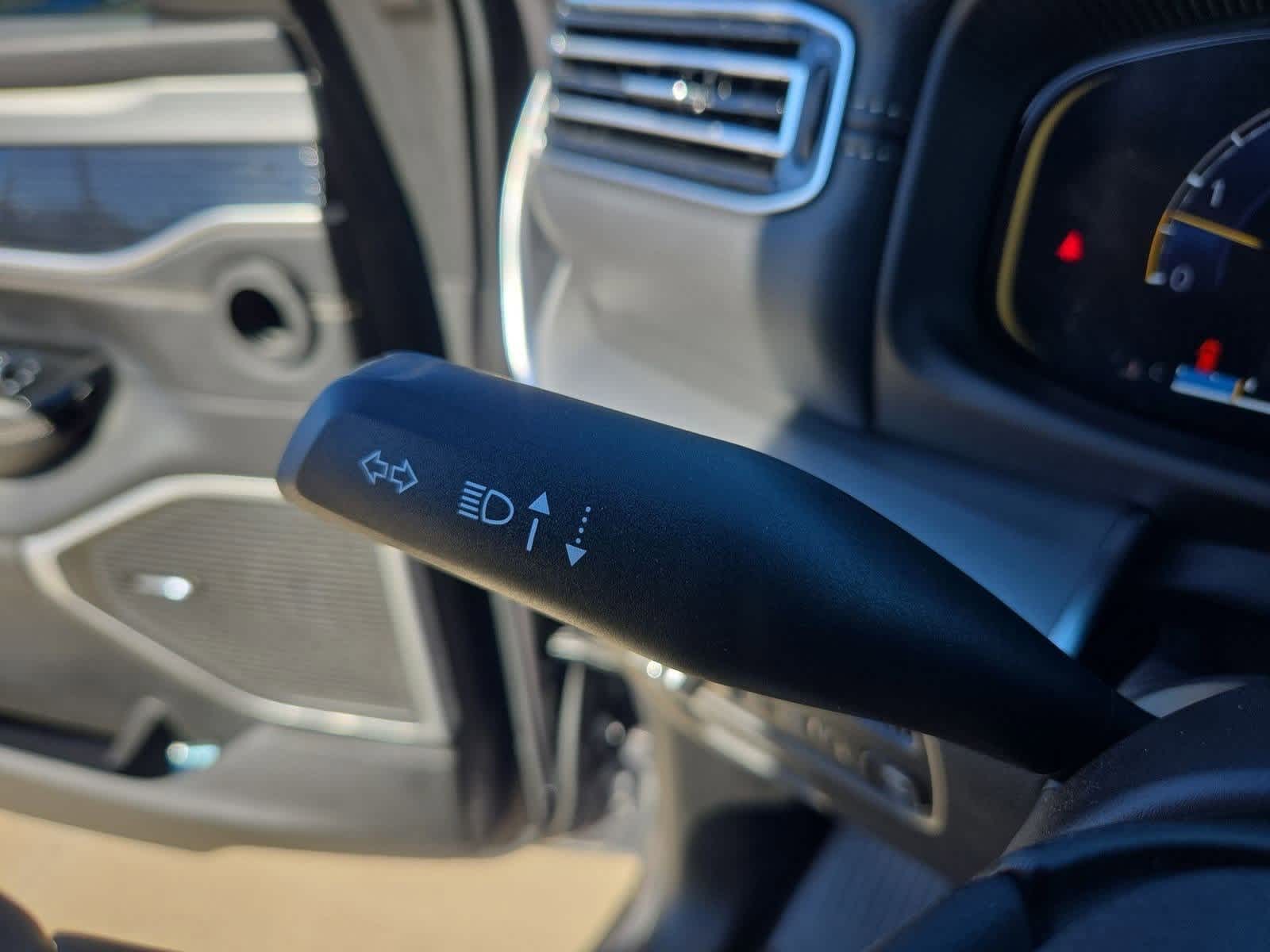 Thumbnail: 2023 Jeep Wagoneer - 27