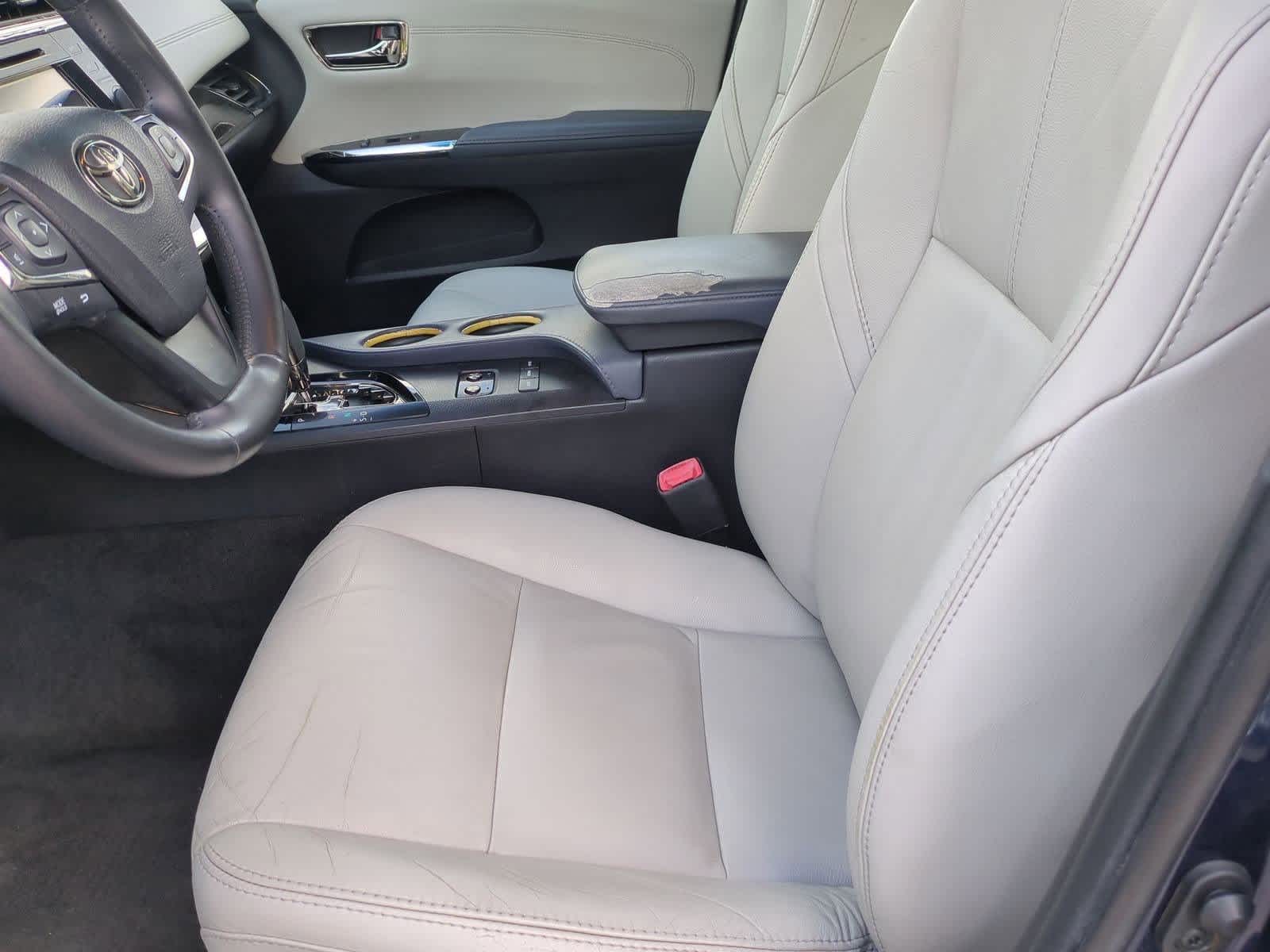 Thumbnail: 2013 Toyota Avalon - 16