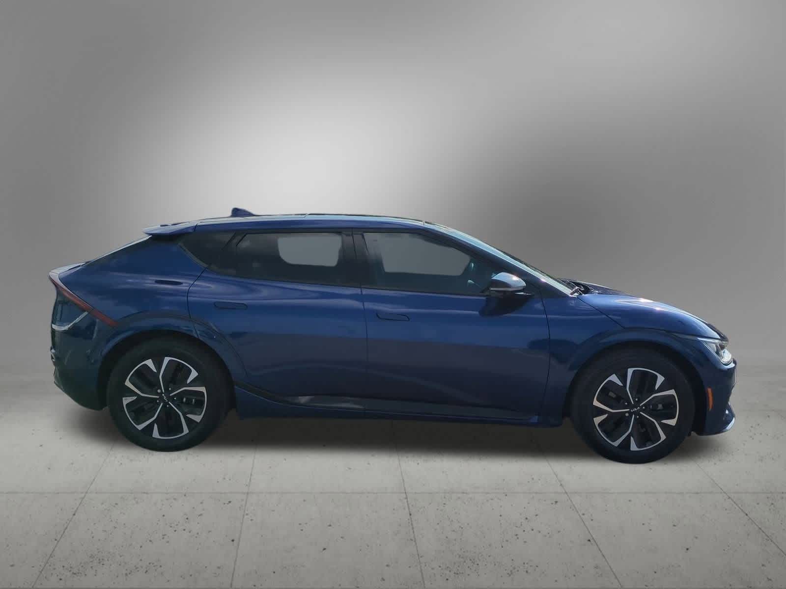 Thumbnail: 2022 Kia EV6 - 7