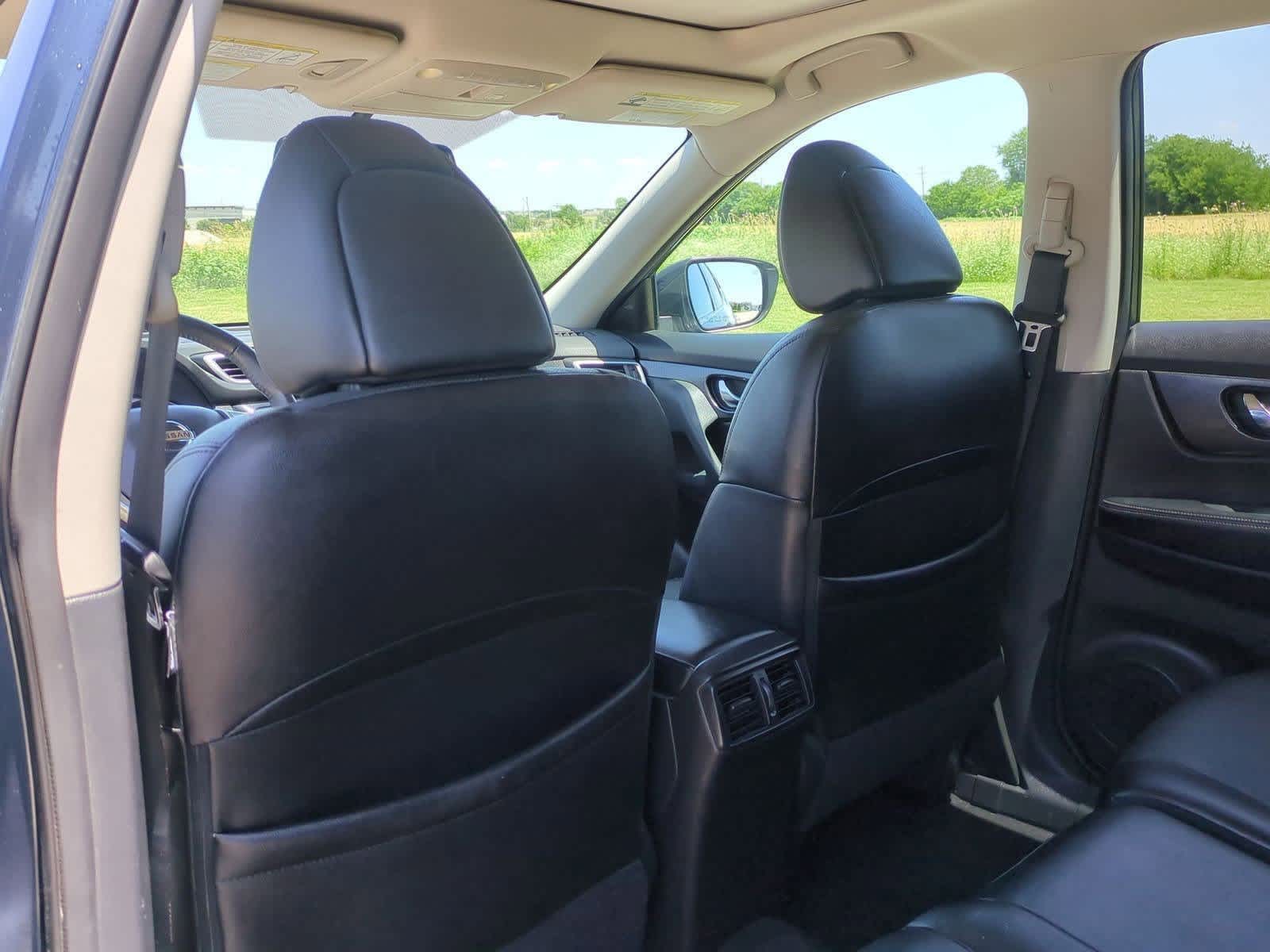 2016 Nissan Rogue SL 18