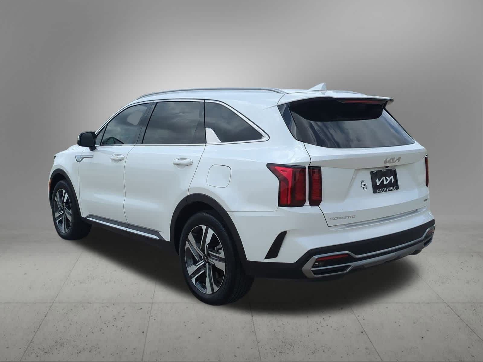 Thumbnail: 2023 Kia Sorento - 4