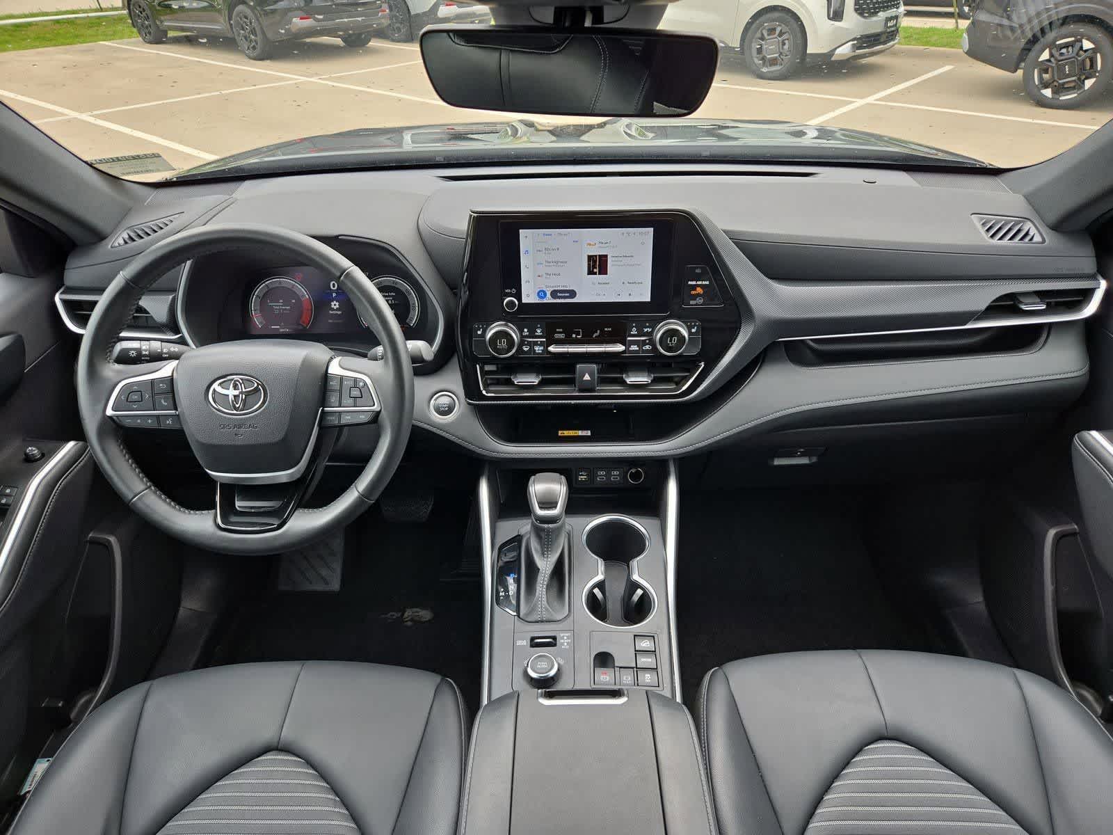 Thumbnail: 2025 Toyota Highlander - 14