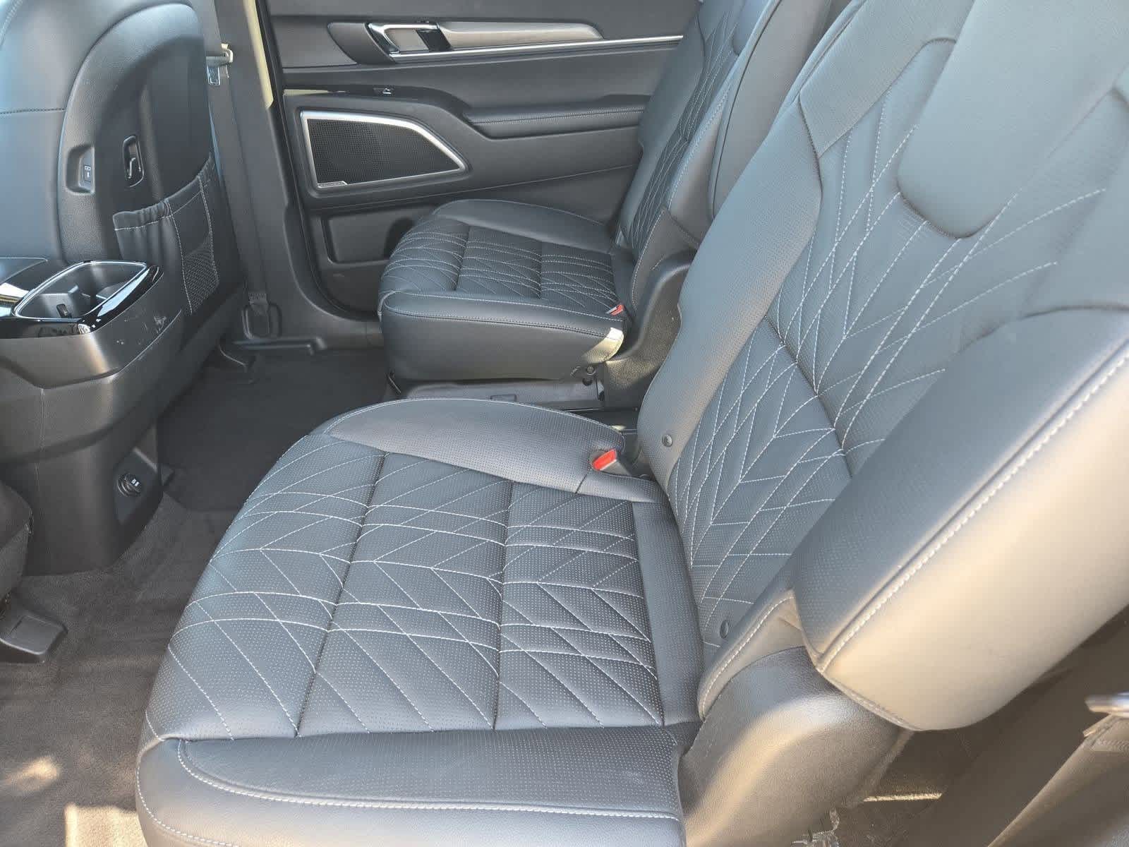 Thumbnail: 2023 Kia Telluride - 19