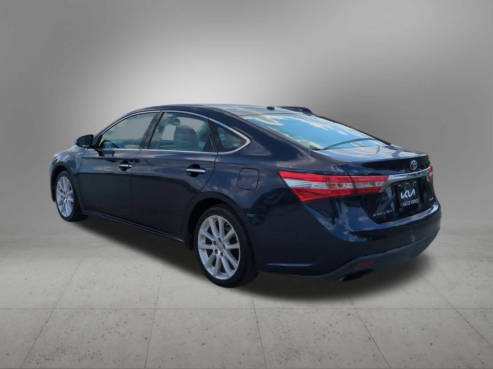 Thumbnail: 2013 Toyota Avalon - 4