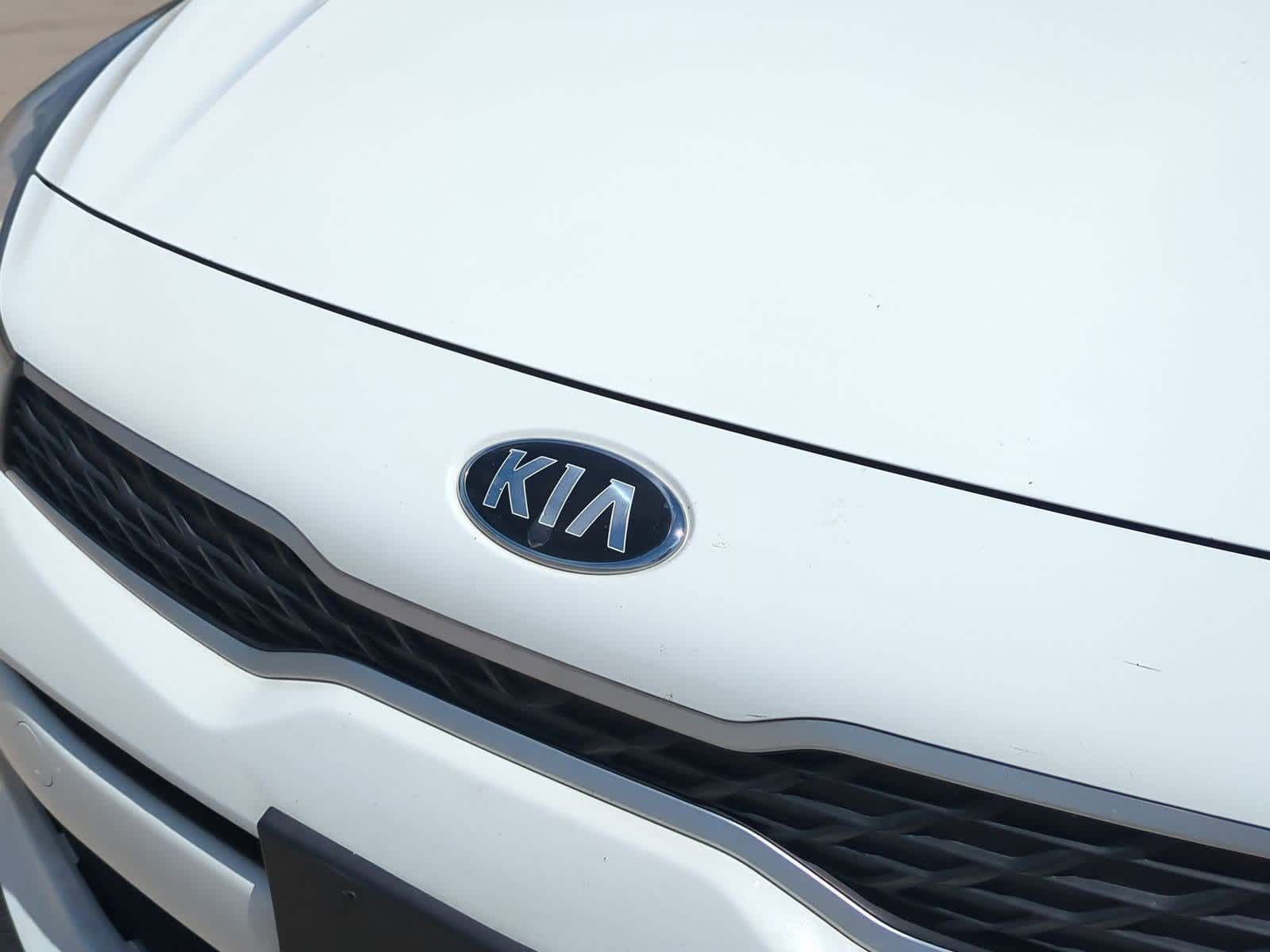Thumbnail: 2020 Kia Rio - 10