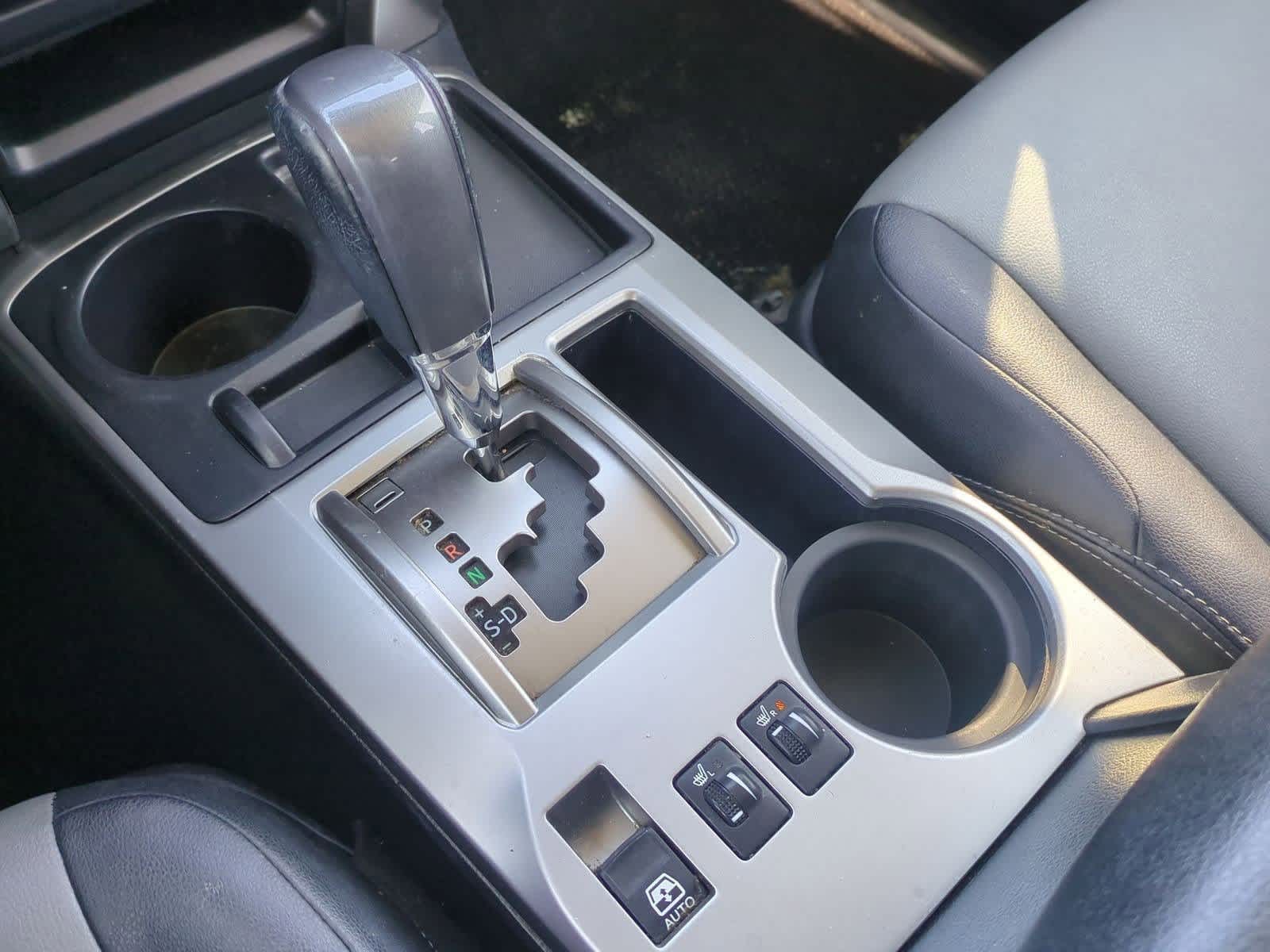 Thumbnail: 2014 Toyota 4Runner - 33