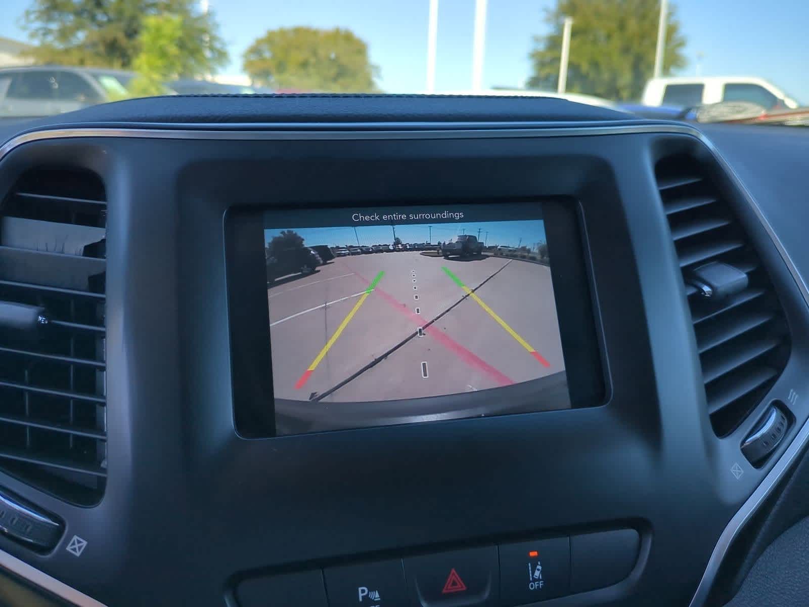 Thumbnail: 2021 Jeep Cherokee - 28