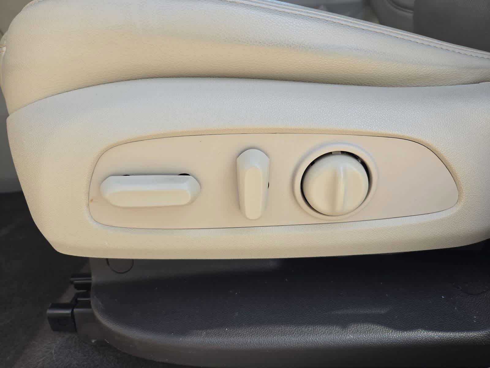 Thumbnail: 2018 GMC Acadia - 16