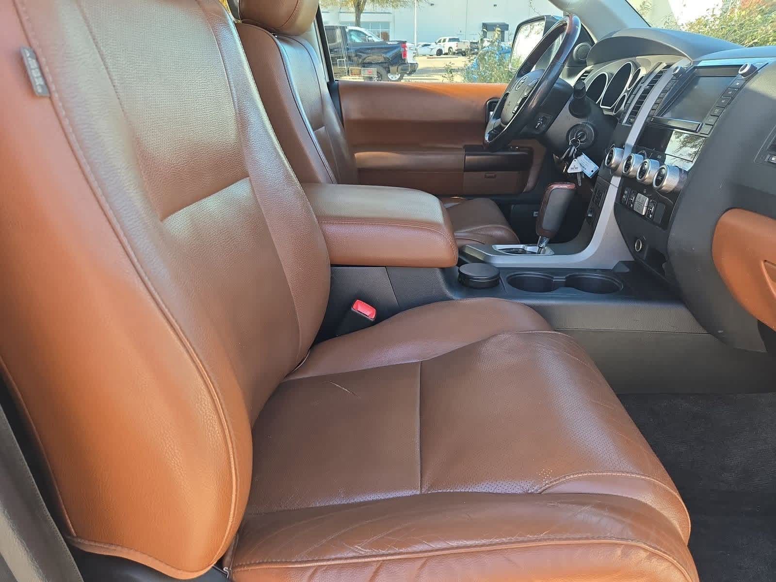 Thumbnail: 2011 Toyota Sequoia - 23