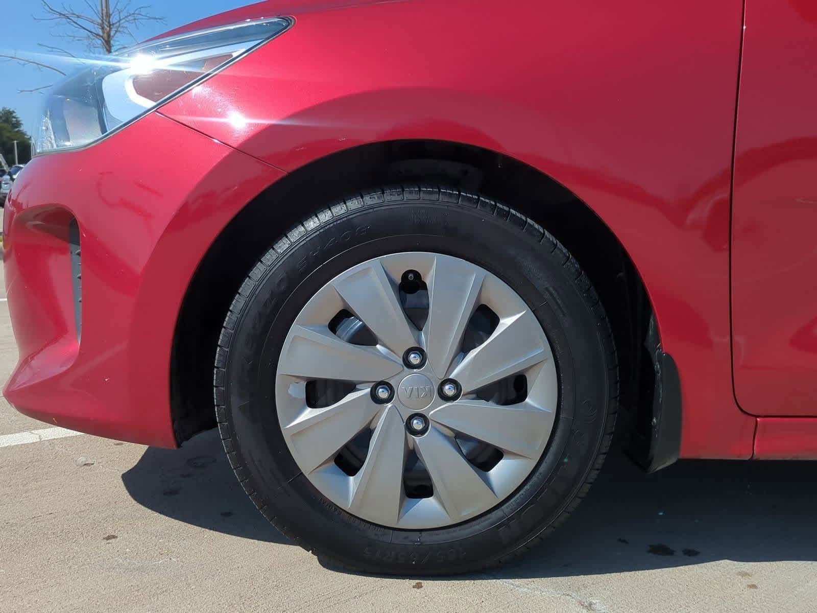 Thumbnail: 2019 Kia Rio - 12