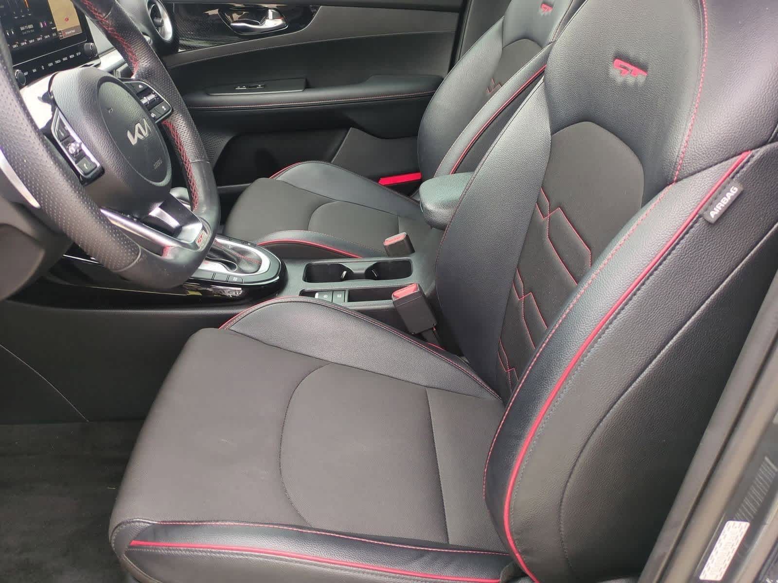 Thumbnail: 2022 Kia Forte - 21