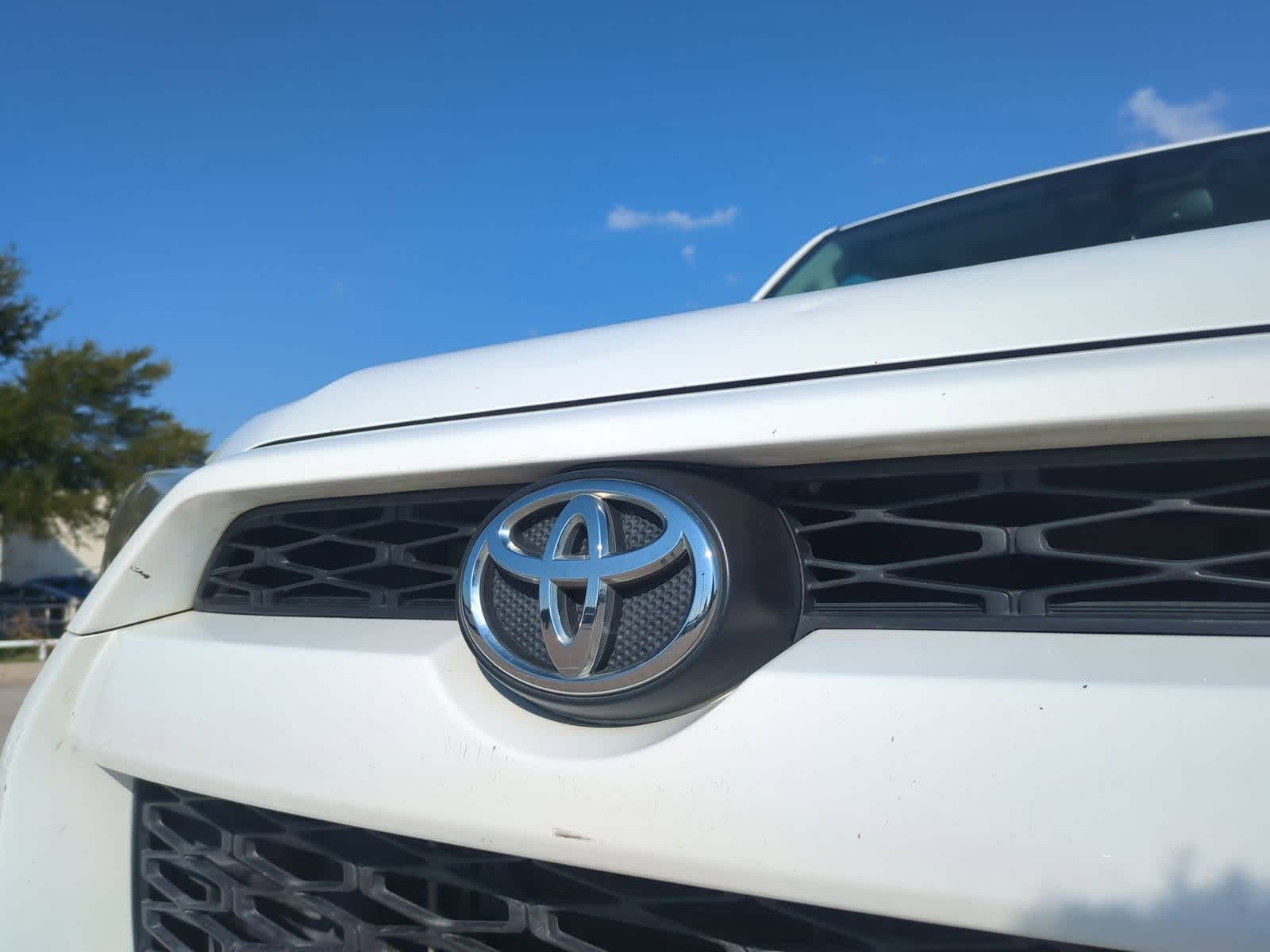 Thumbnail: 2014 Toyota 4Runner - 11