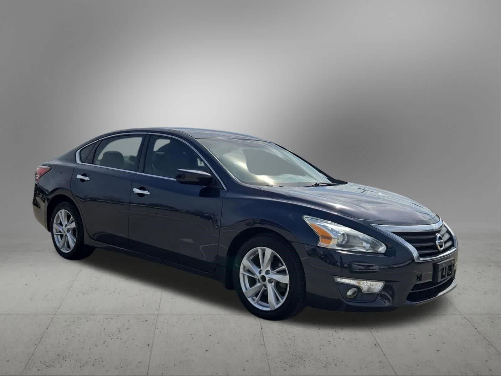 Thumbnail: 2015 Nissan Altima - 8