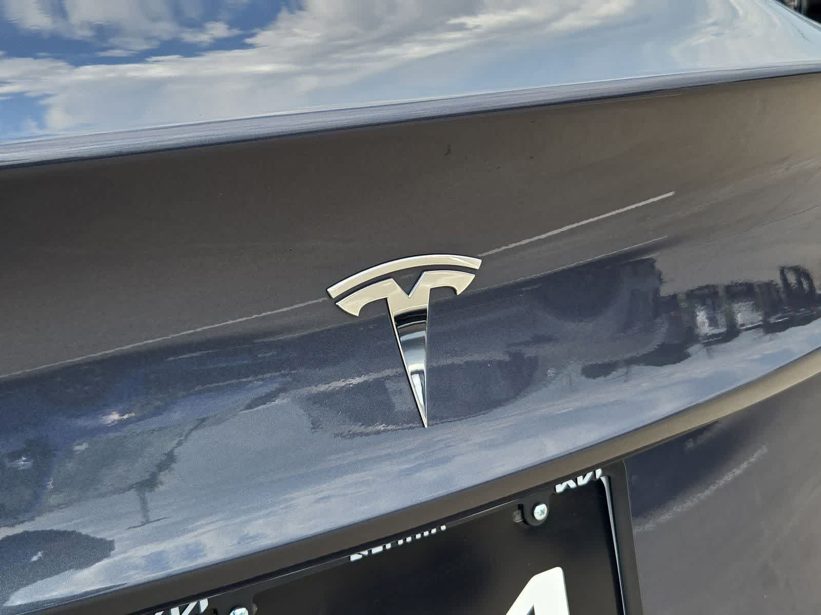 Thumbnail: 2023 Tesla Model 3 - 14