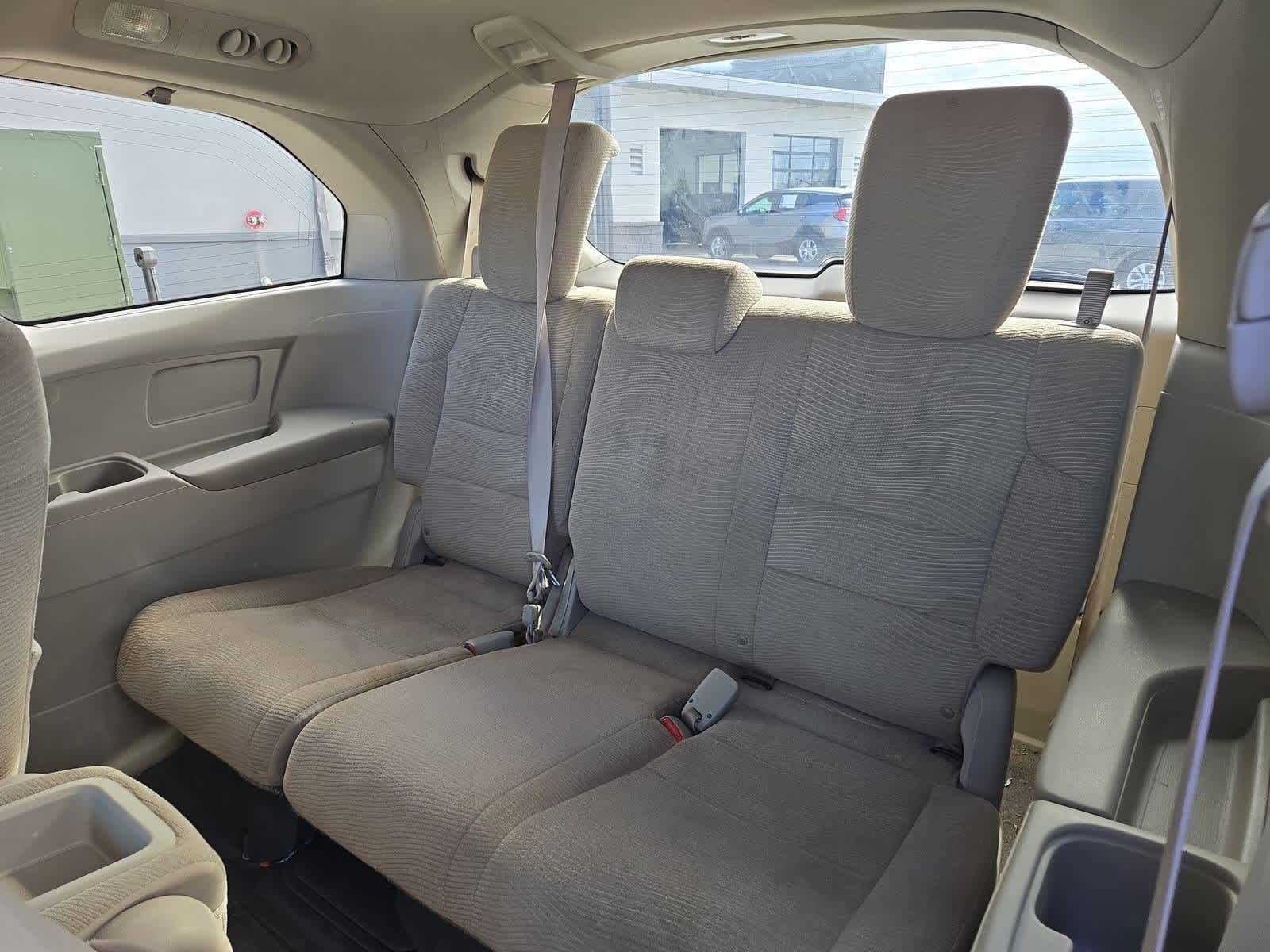 Thumbnail: 2012 Honda Odyssey - 32