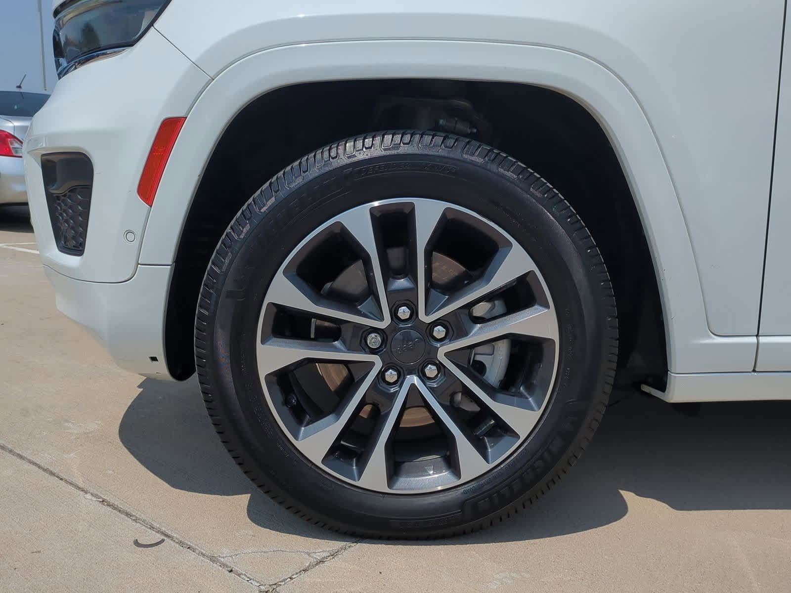 Thumbnail: 2022 Jeep Grand Cherokee - 12