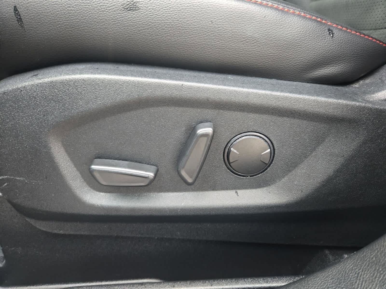 Thumbnail: 2021 Ford Edge - 17