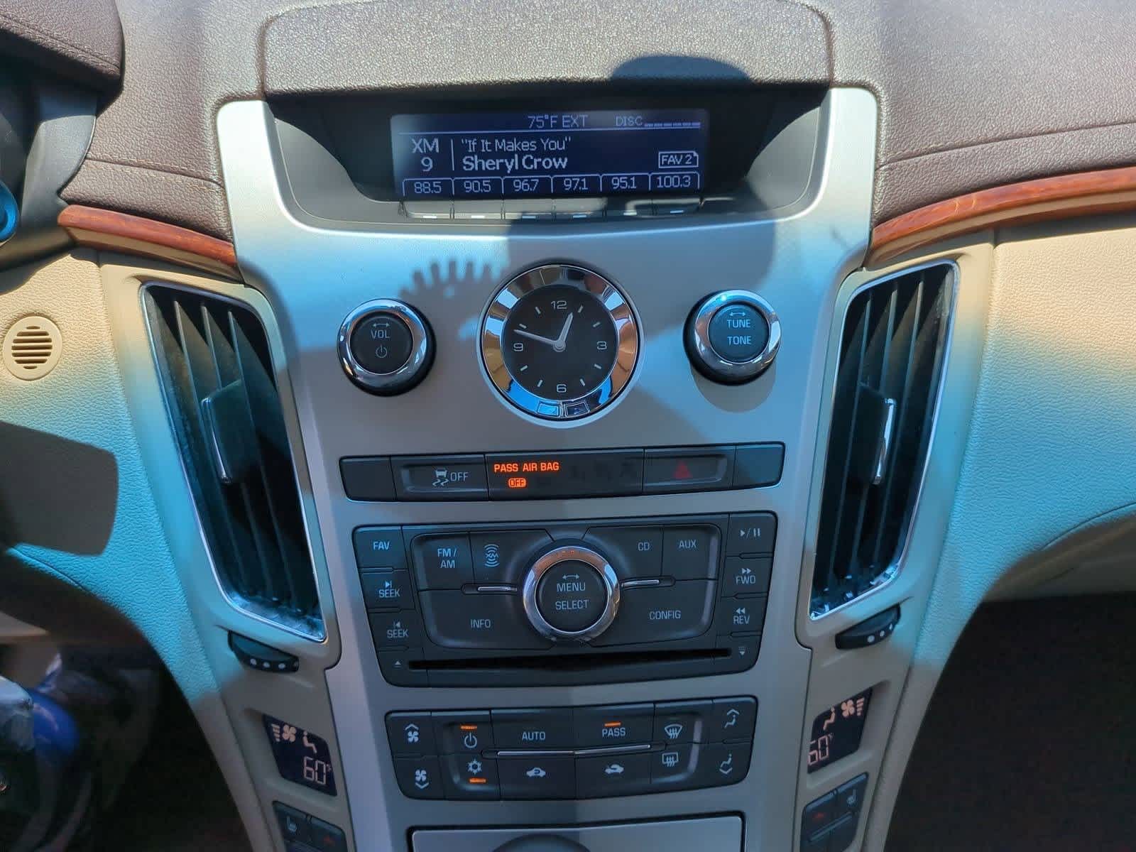 2010 Cadillac CTS Luxury 26