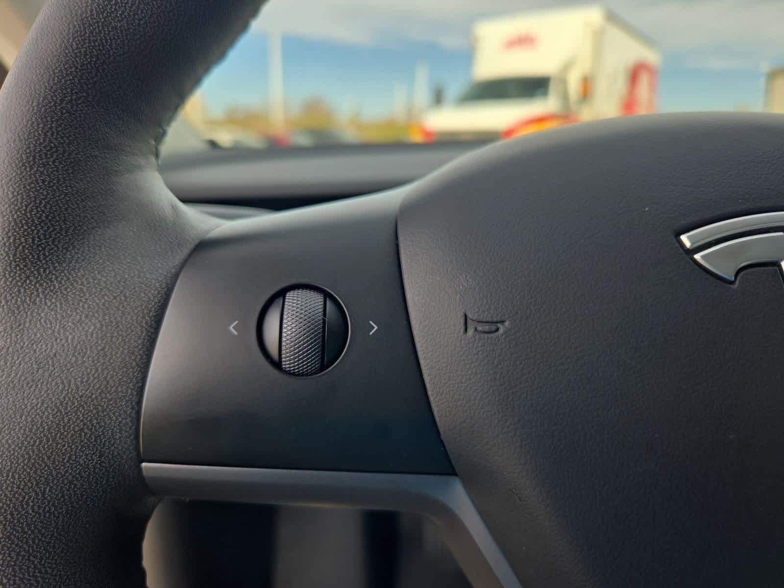 Thumbnail: 2023 Tesla Model 3 - 21