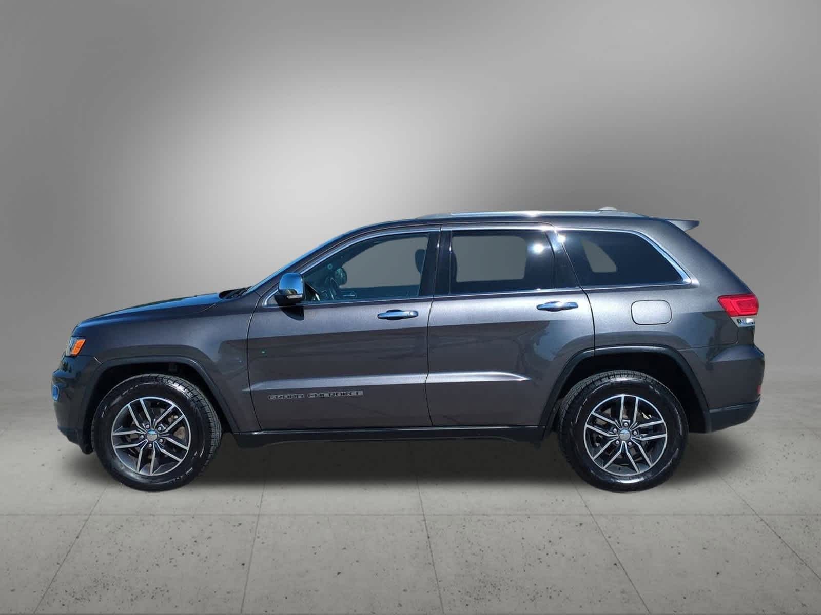 Thumbnail: 2018 Jeep Grand Cherokee - 3