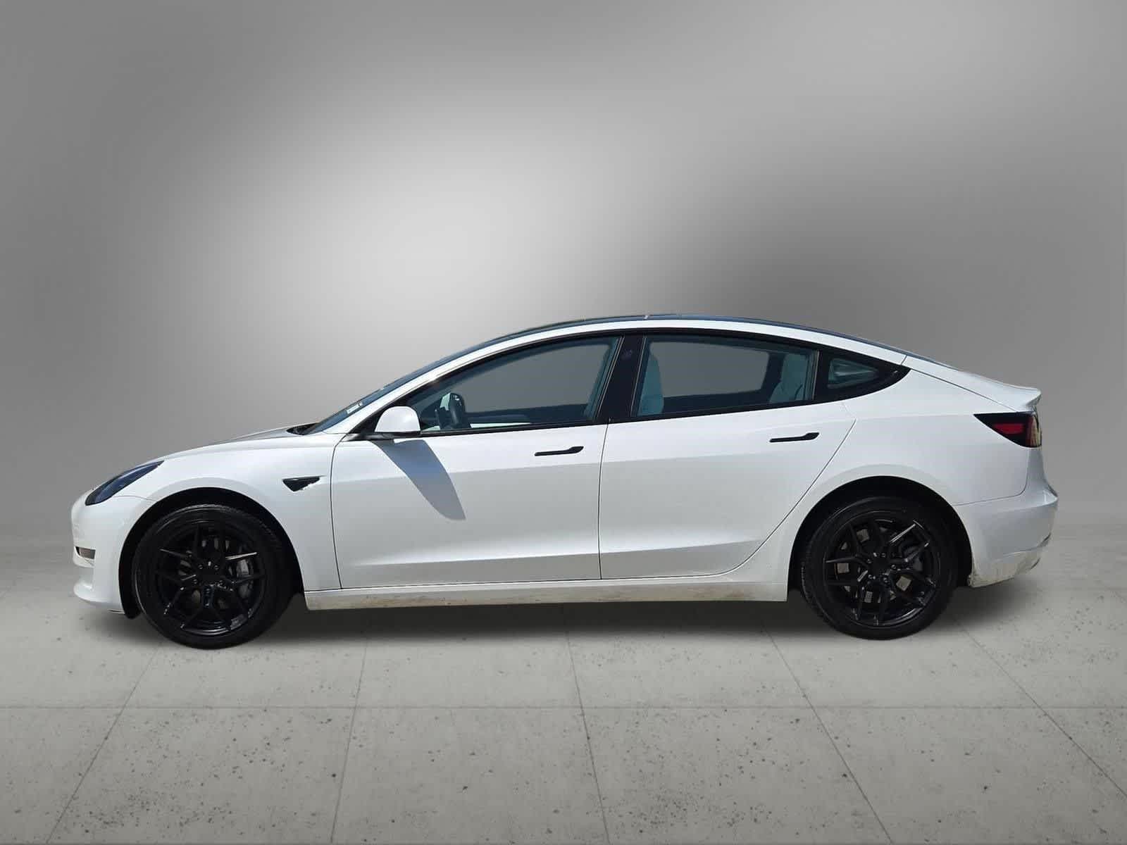 Thumbnail: 2023 Tesla Model 3 - 2