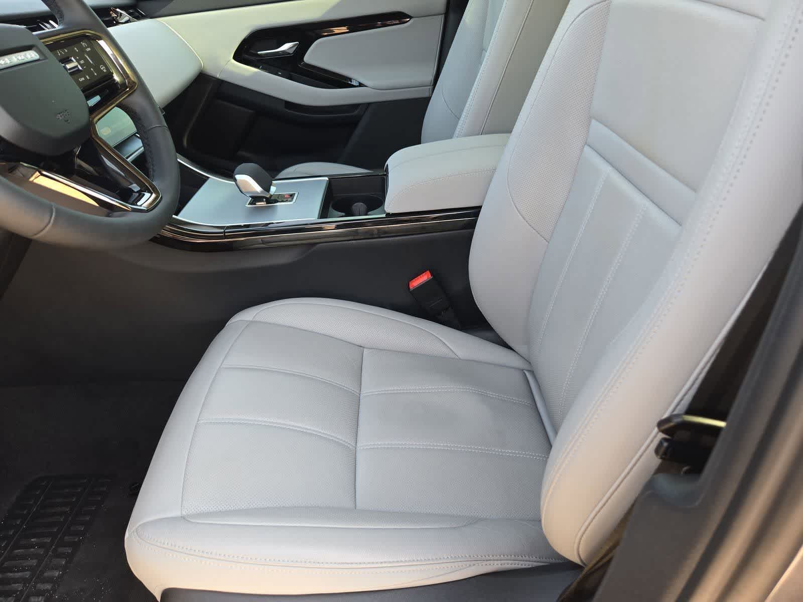 Thumbnail: 2025 Land Rover Range Rover Evoque - 15