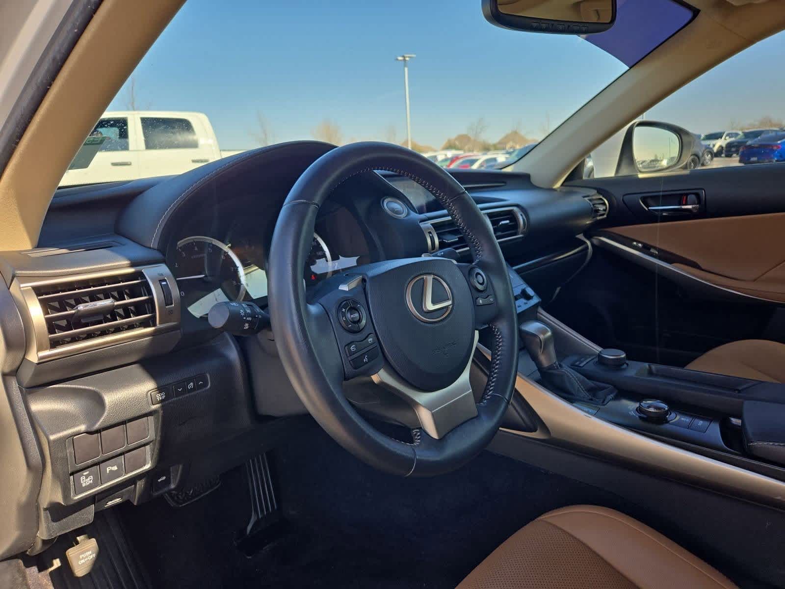 Thumbnail: 2014 Lexus IS - 2