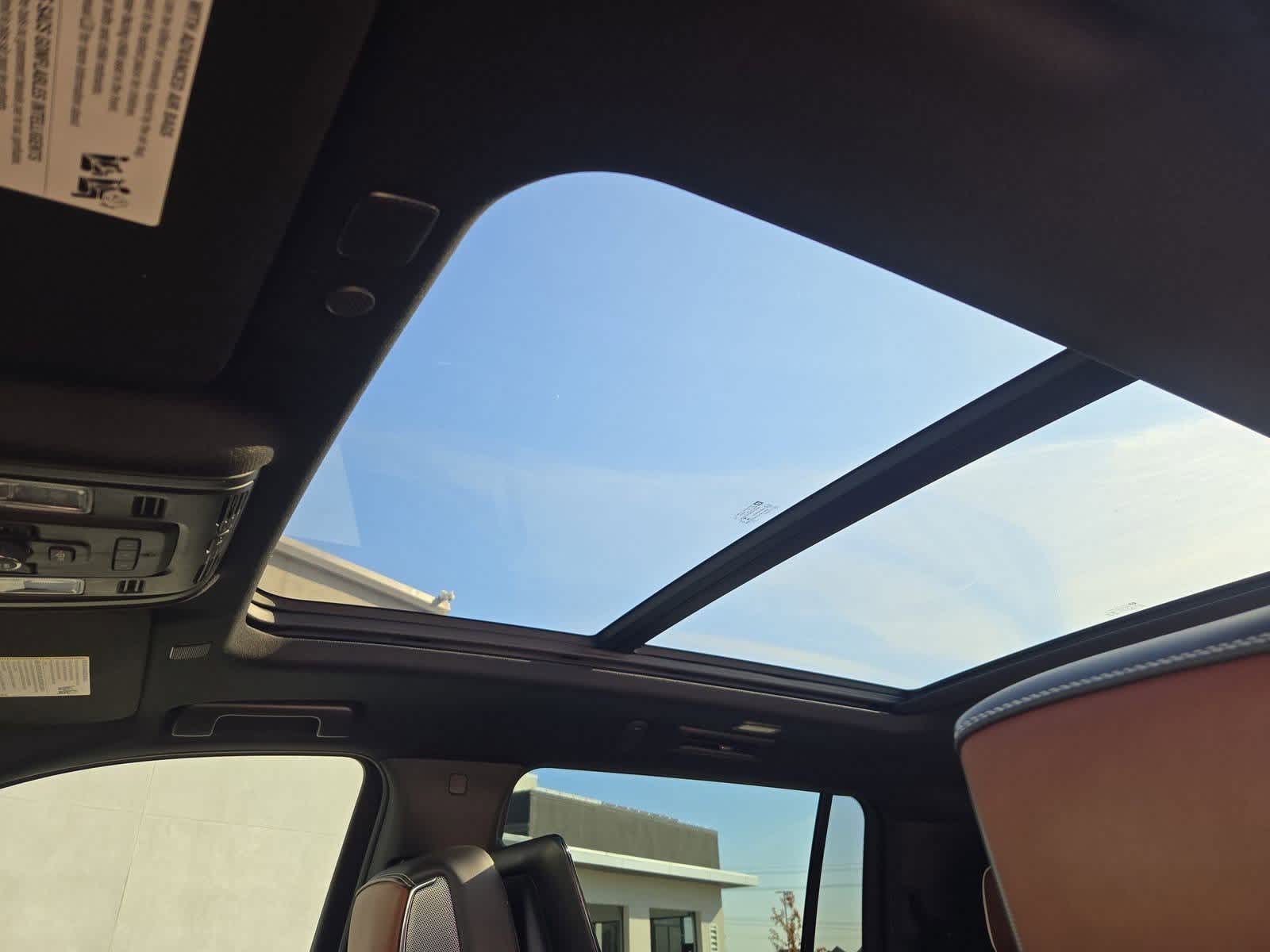 Thumbnail: 2023 GMC Yukon XL - 19