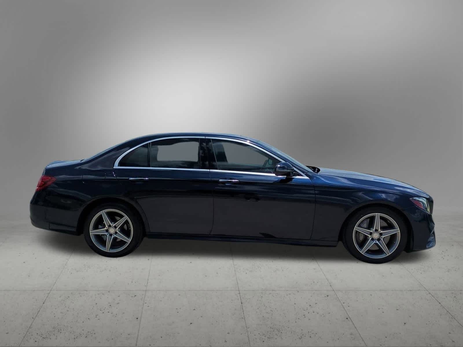 Thumbnail: 2017 Mercedes-Benz E-Class - 7