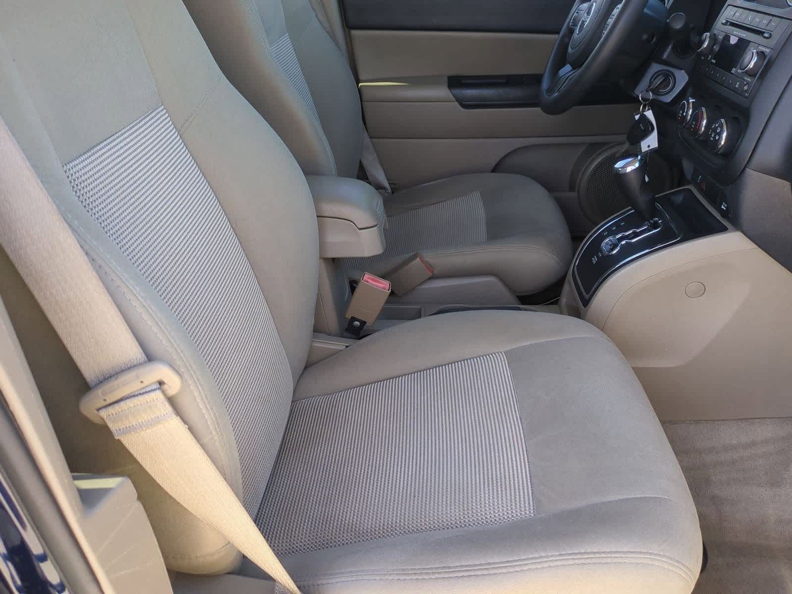 Thumbnail: 2014 Jeep Patriot - 21