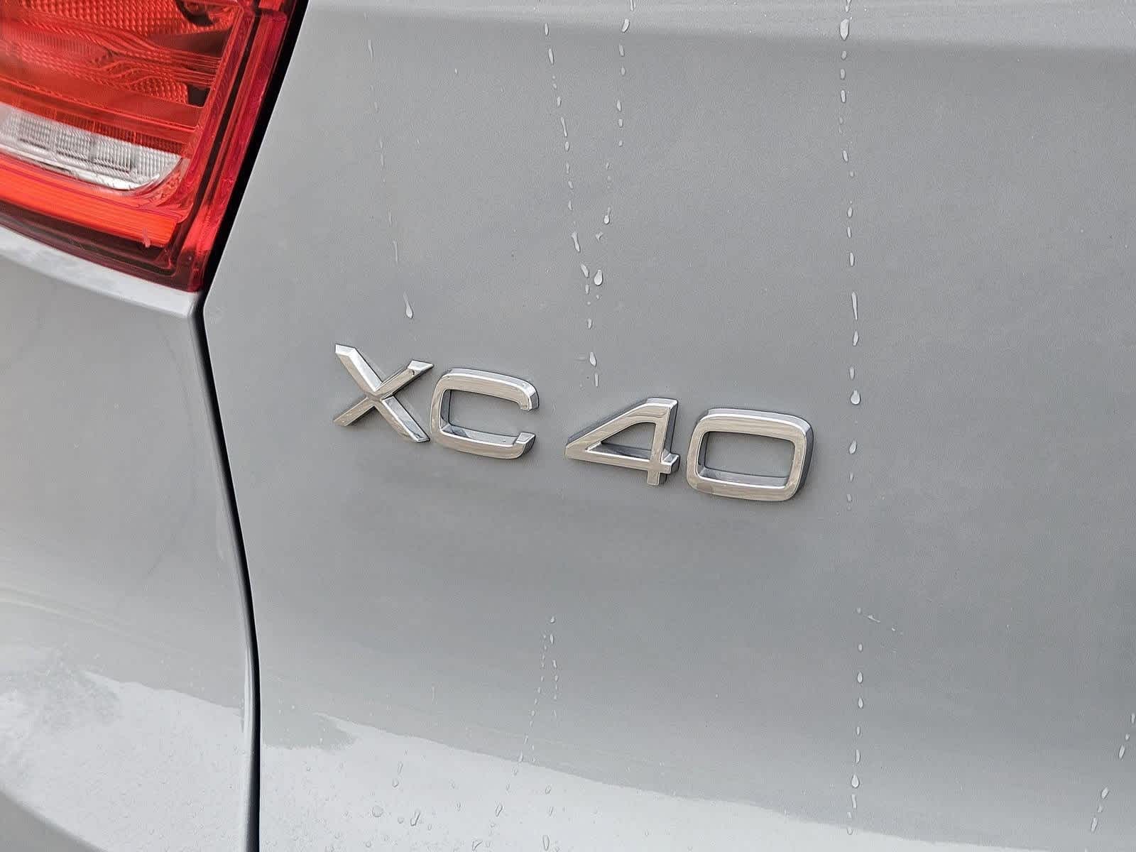 Thumbnail: 2024 Volvo XC40 - 12