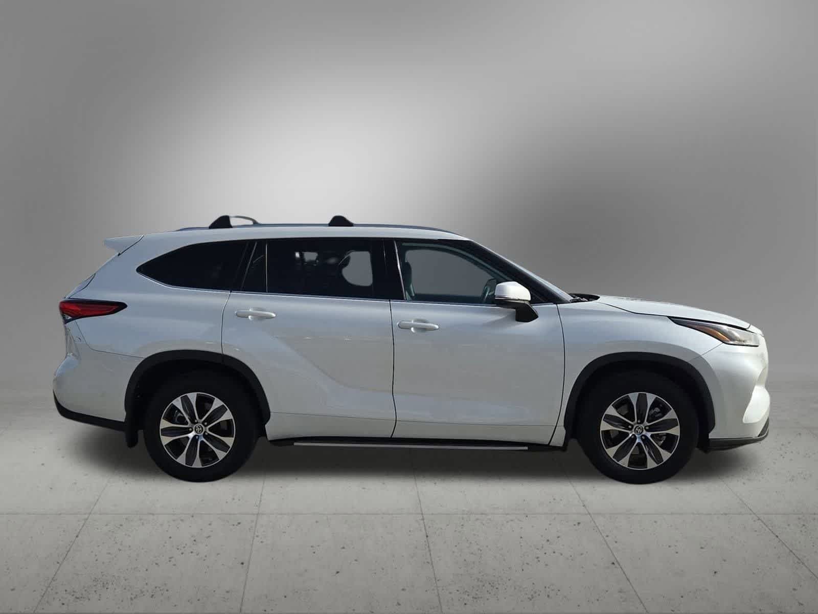Thumbnail: 2021 Toyota Highlander - 7
