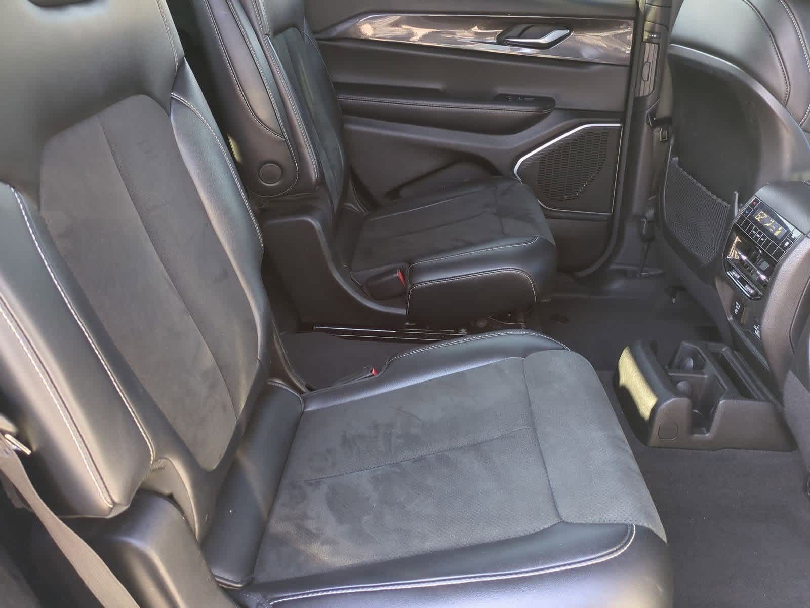 Thumbnail: 2021 Jeep Grand Cherokee L - 19