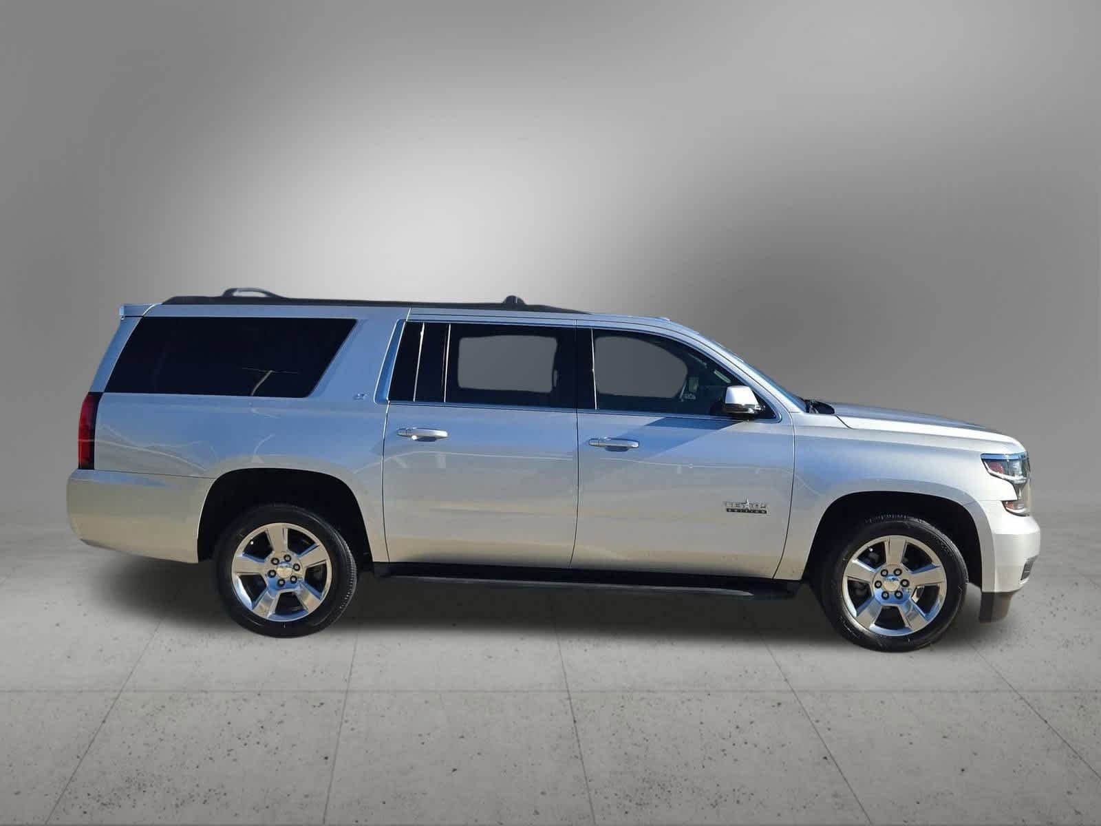 Thumbnail: 2017 Chevrolet Suburban - 7