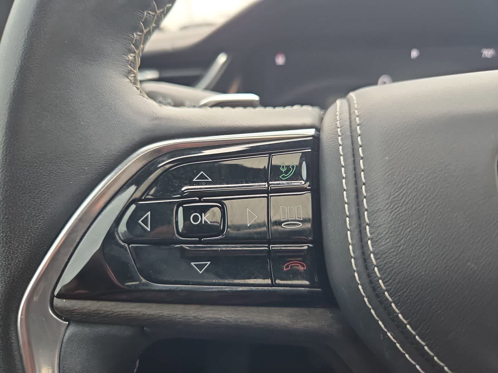 Thumbnail: 2022 Jeep Grand Cherokee - 24